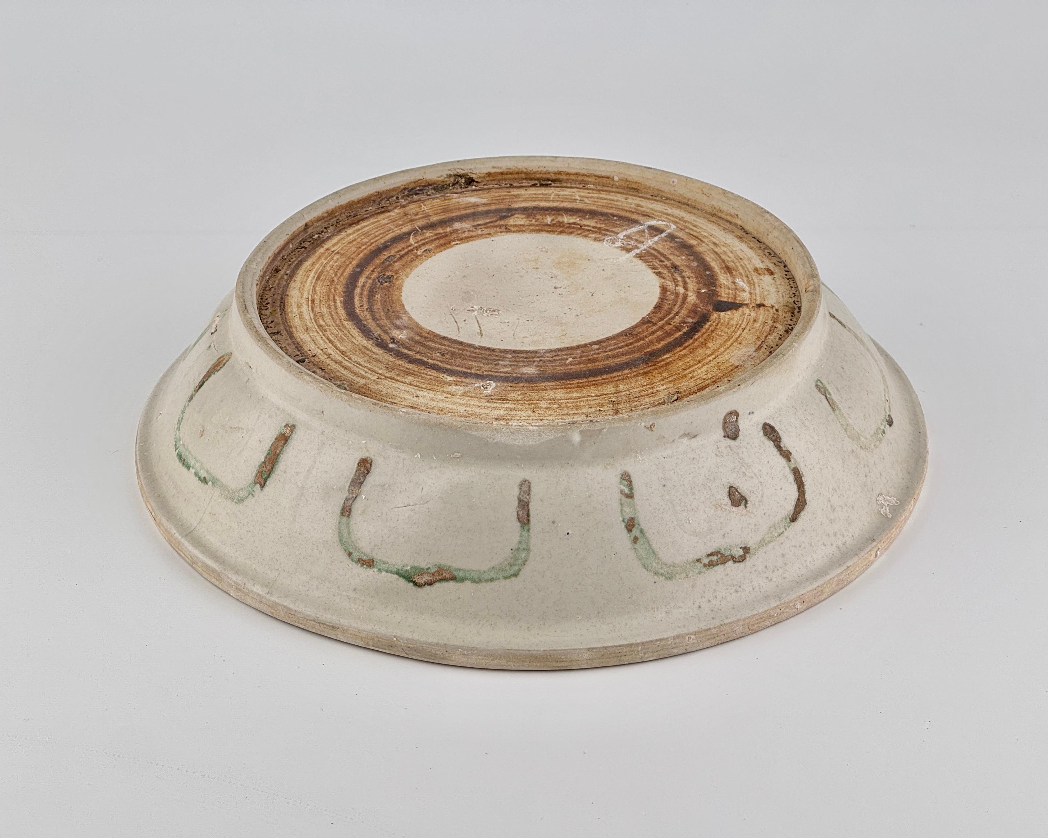 Rare Annamese Stoneware with underglaze Blue and Painted Green, 15-16th Century For Sale 1