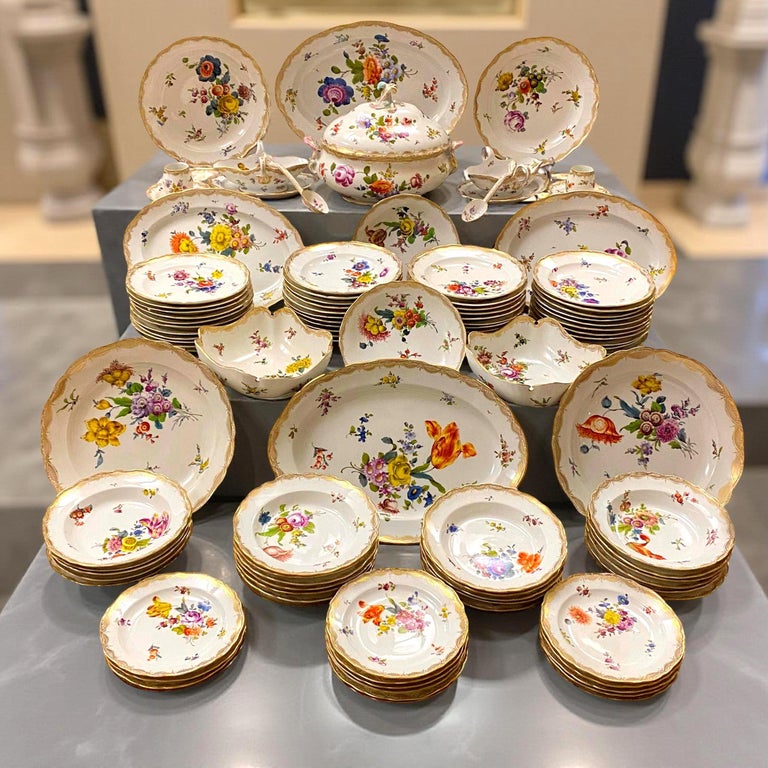 Rare Antique 102 piece Meissen „Flower Bouqet” Dinner Service