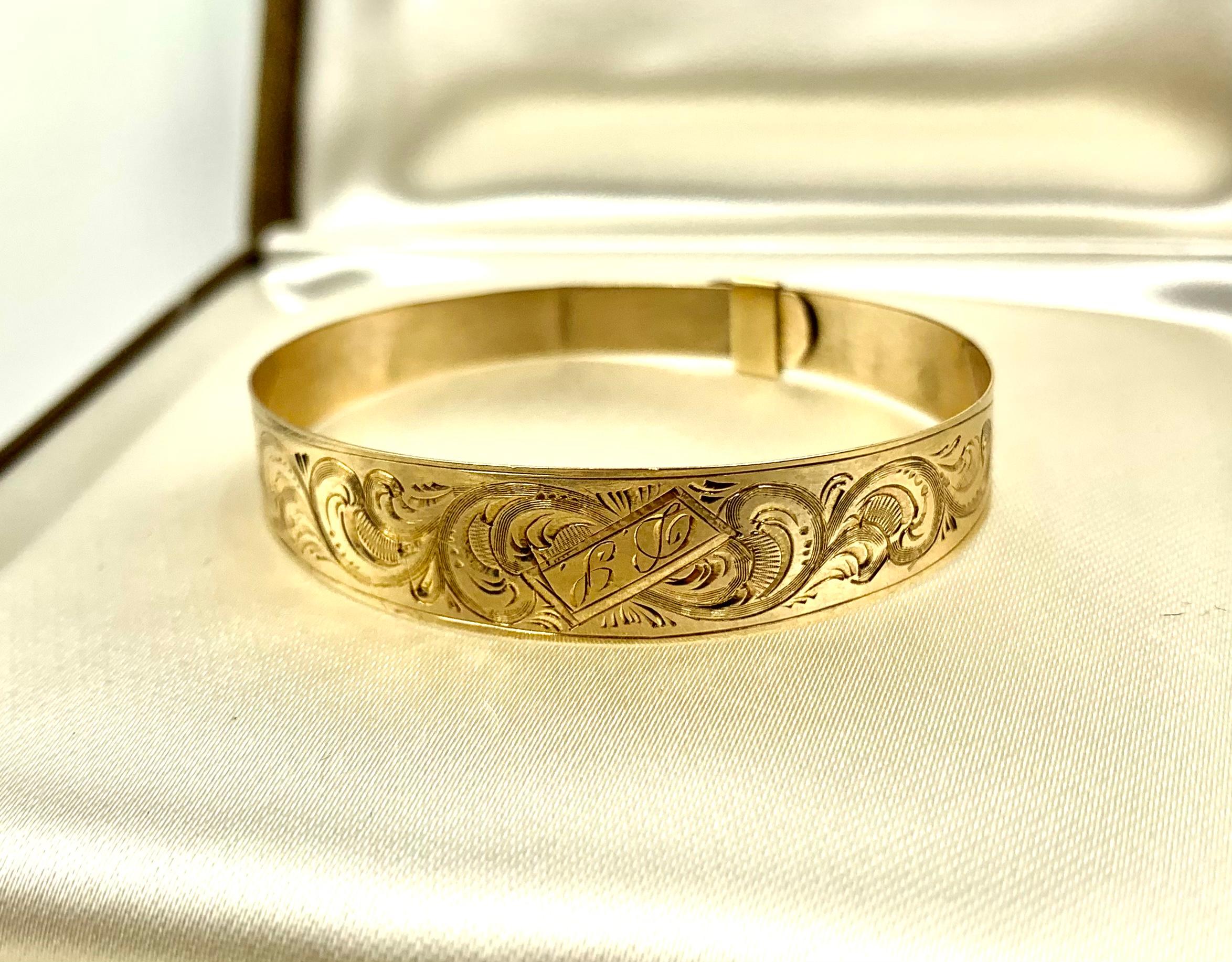 Seltenes antikes 14K Gold spätgeorgianisches Babyarmband mit Blattschliff und Gravur 6