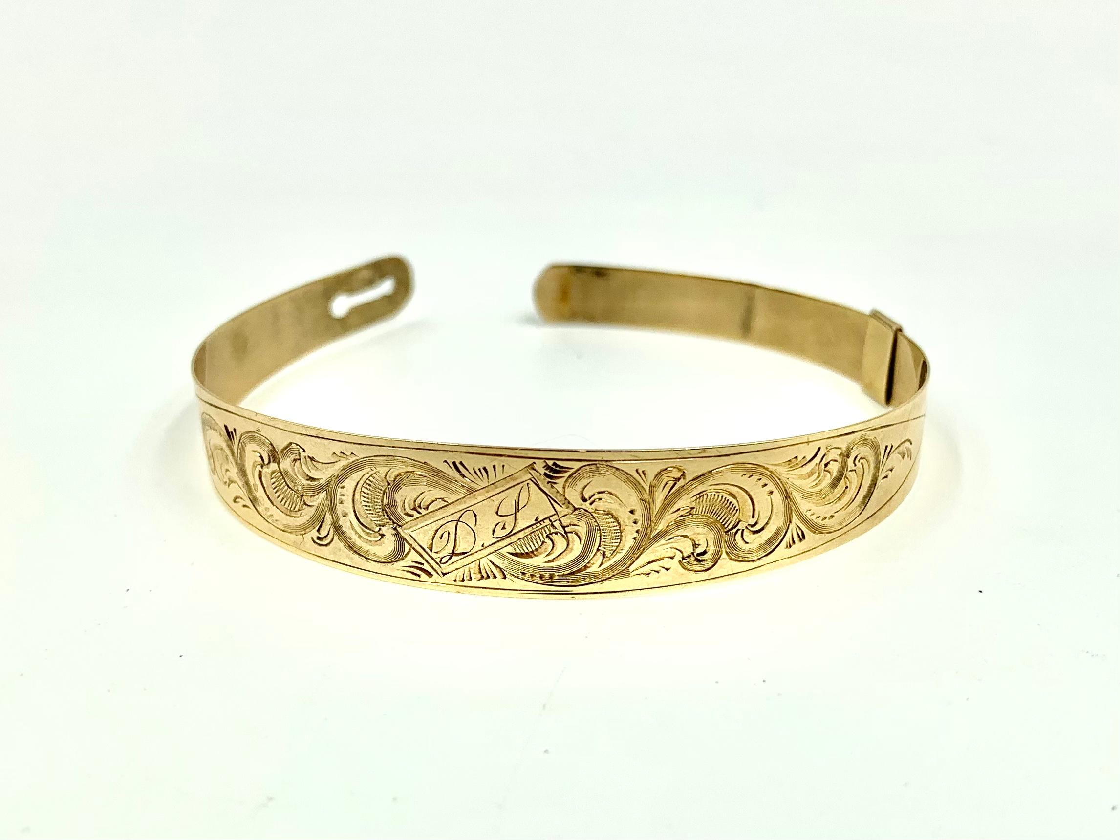 Seltenes antikes 14K Gold spätgeorgianisches Babyarmband mit Blattschliff und Gravur für Damen oder Herren
