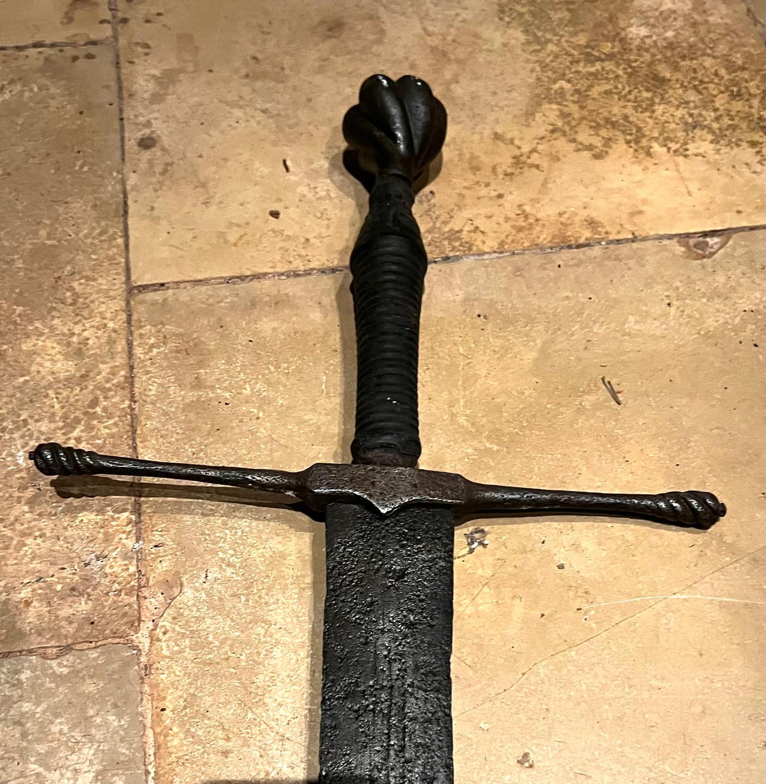 Rara Espada Antigua Zweihänder de Mano y Media del Siglo XVI del Sur de Alemania Hecho a mano en venta
