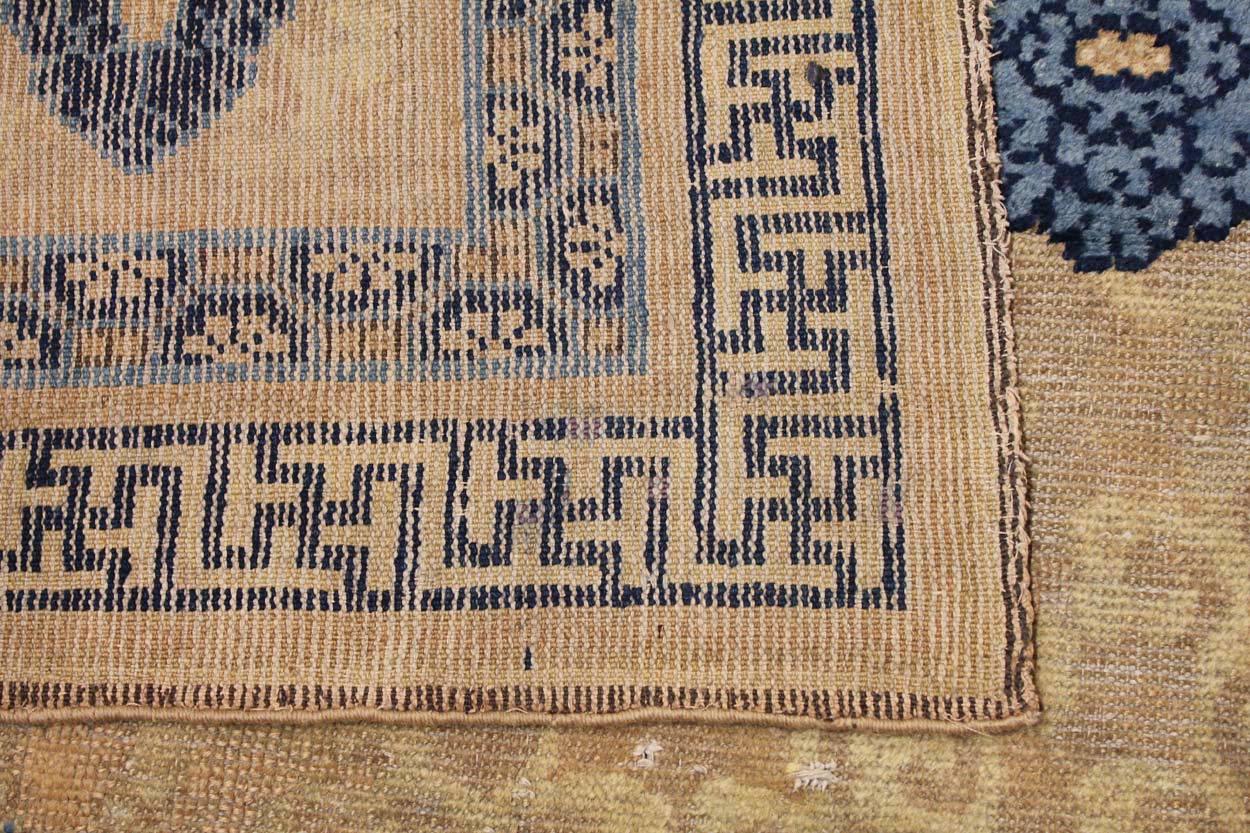 Nazmiyal Antique 17th Century Chinese Ningsia Rug. Size: 4 ft 7 in x 9 ft 2