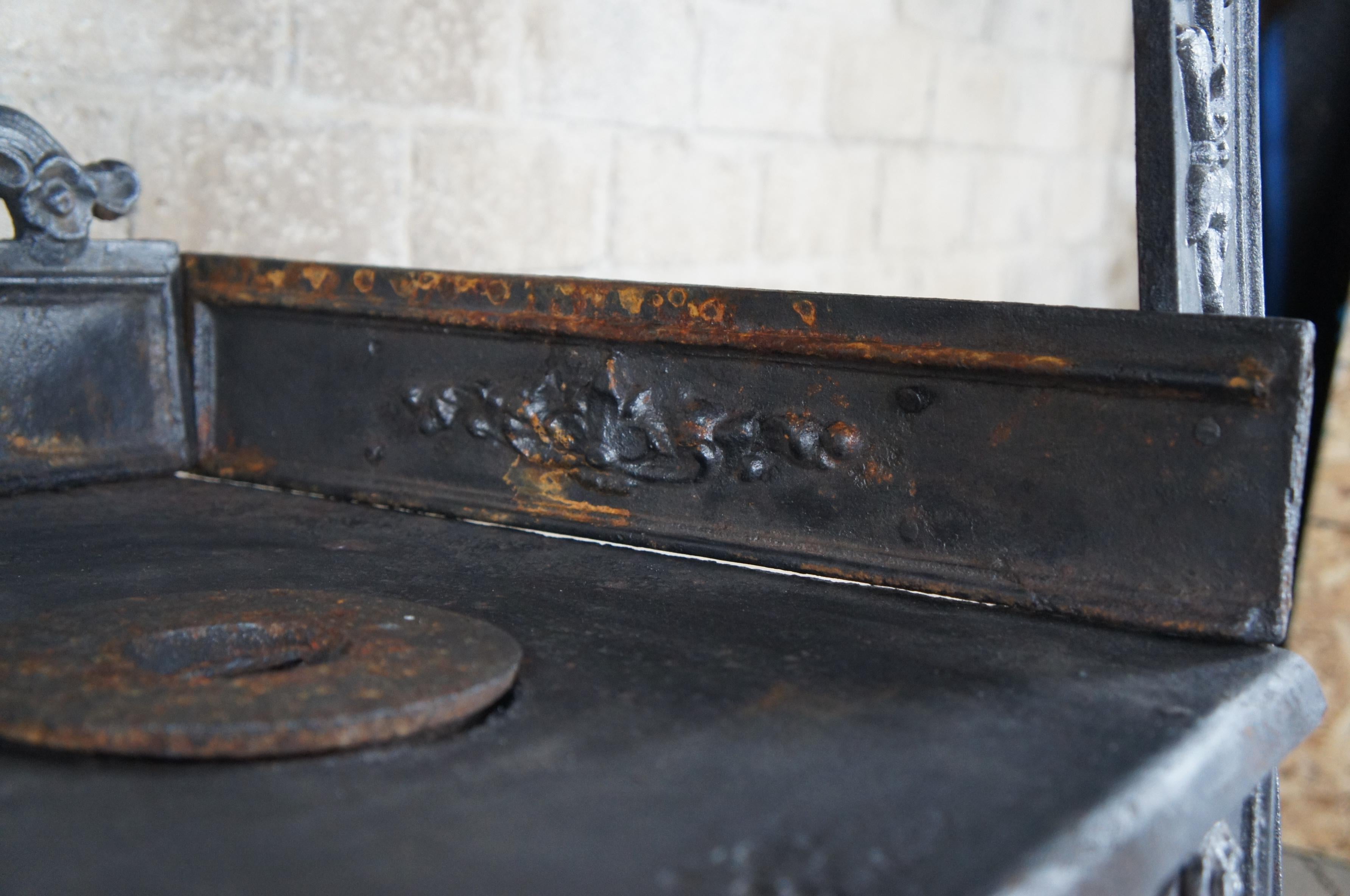 Rare Antique 1840s Cornish Cast Iron Kitchen Range Oven Fireplace Stove Cooker In Good Condition In Dayton, OH
