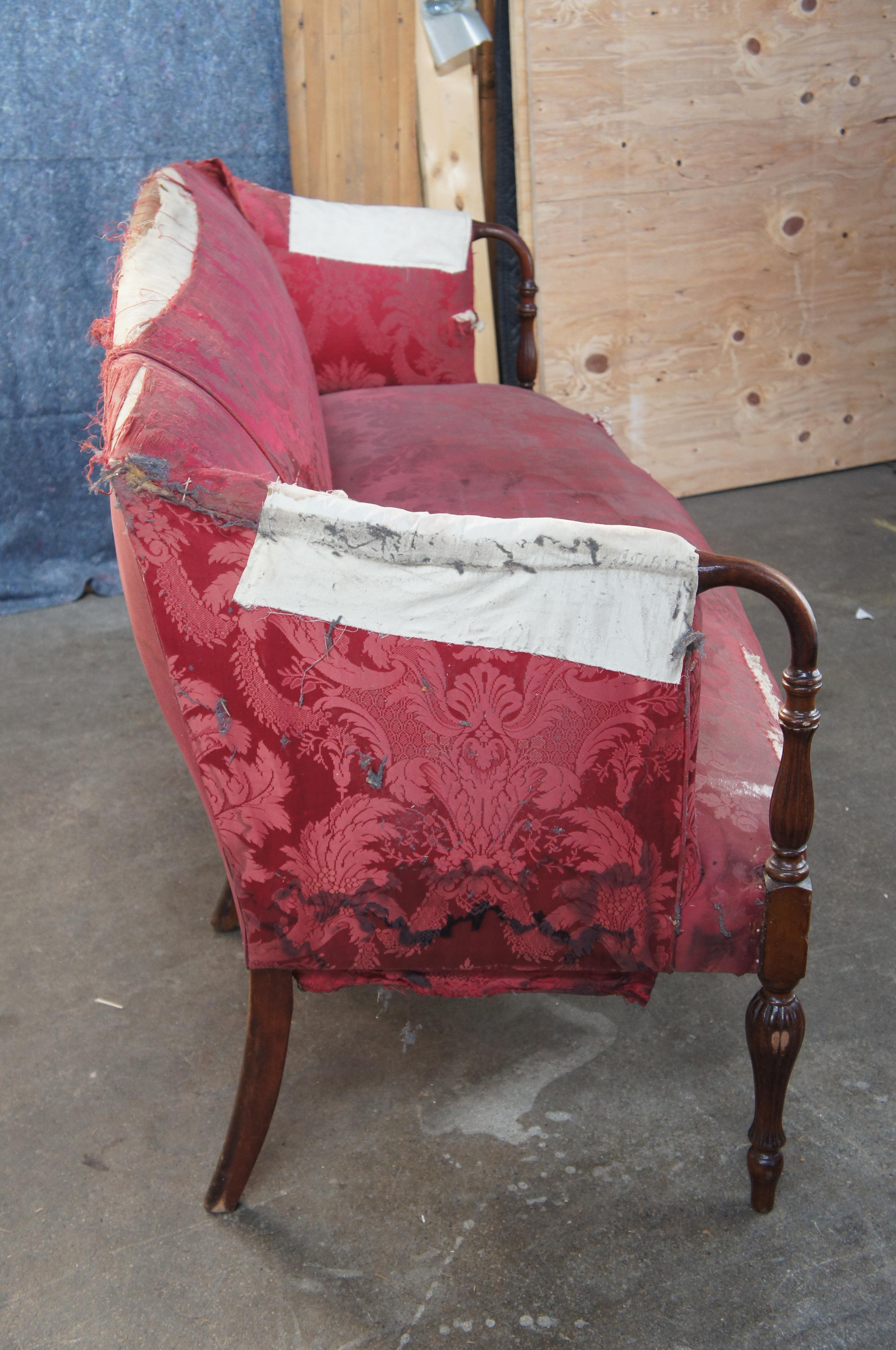 Seltenes antikes geschnitztes amerikanisches Federal Mahagoni-Sofa-Sessel aus dem 19. Jahrhundert im Angebot 5