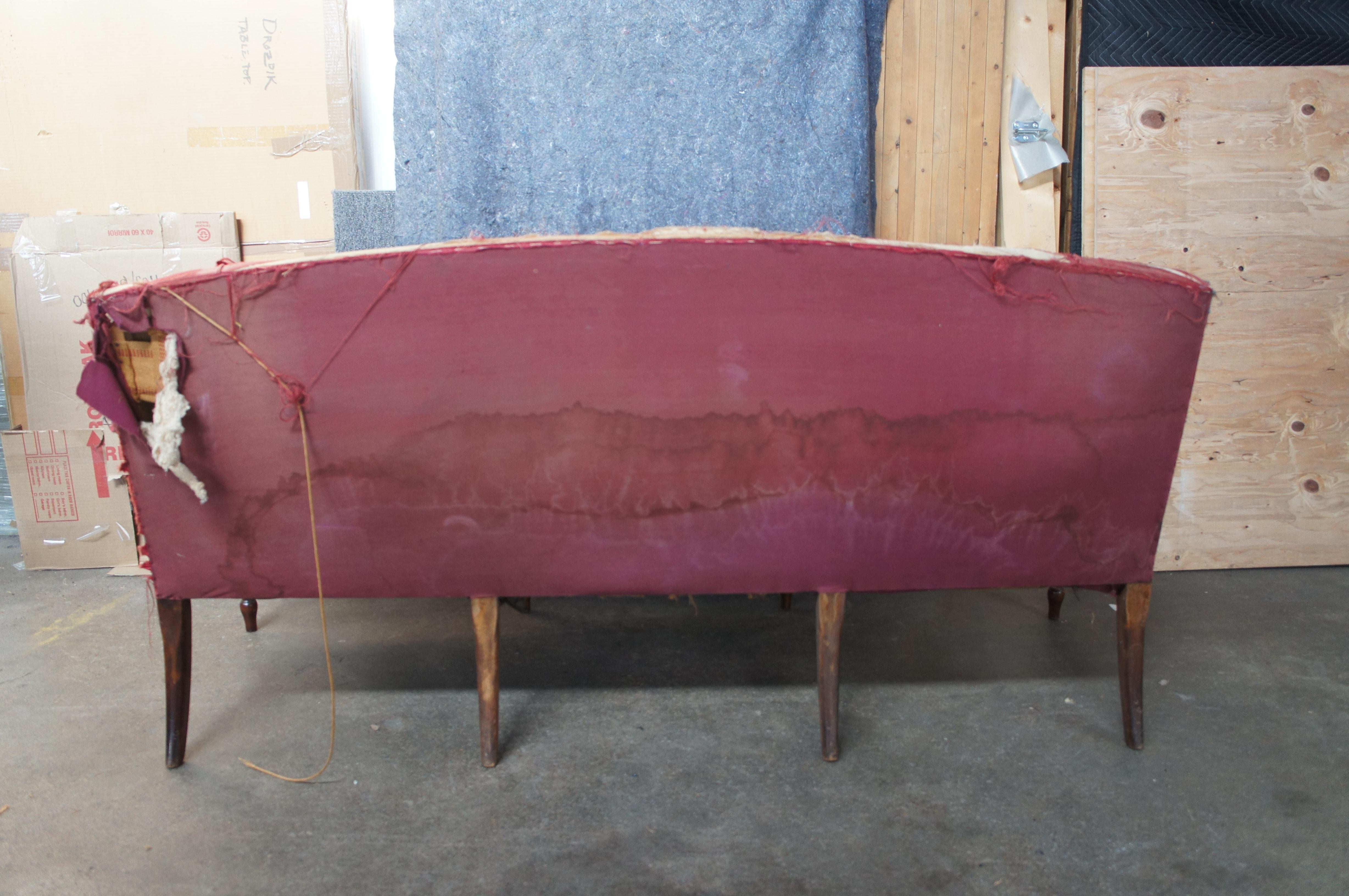 Seltenes antikes geschnitztes amerikanisches Federal Mahagoni-Sofa-Sessel aus dem 19. Jahrhundert im Angebot 6