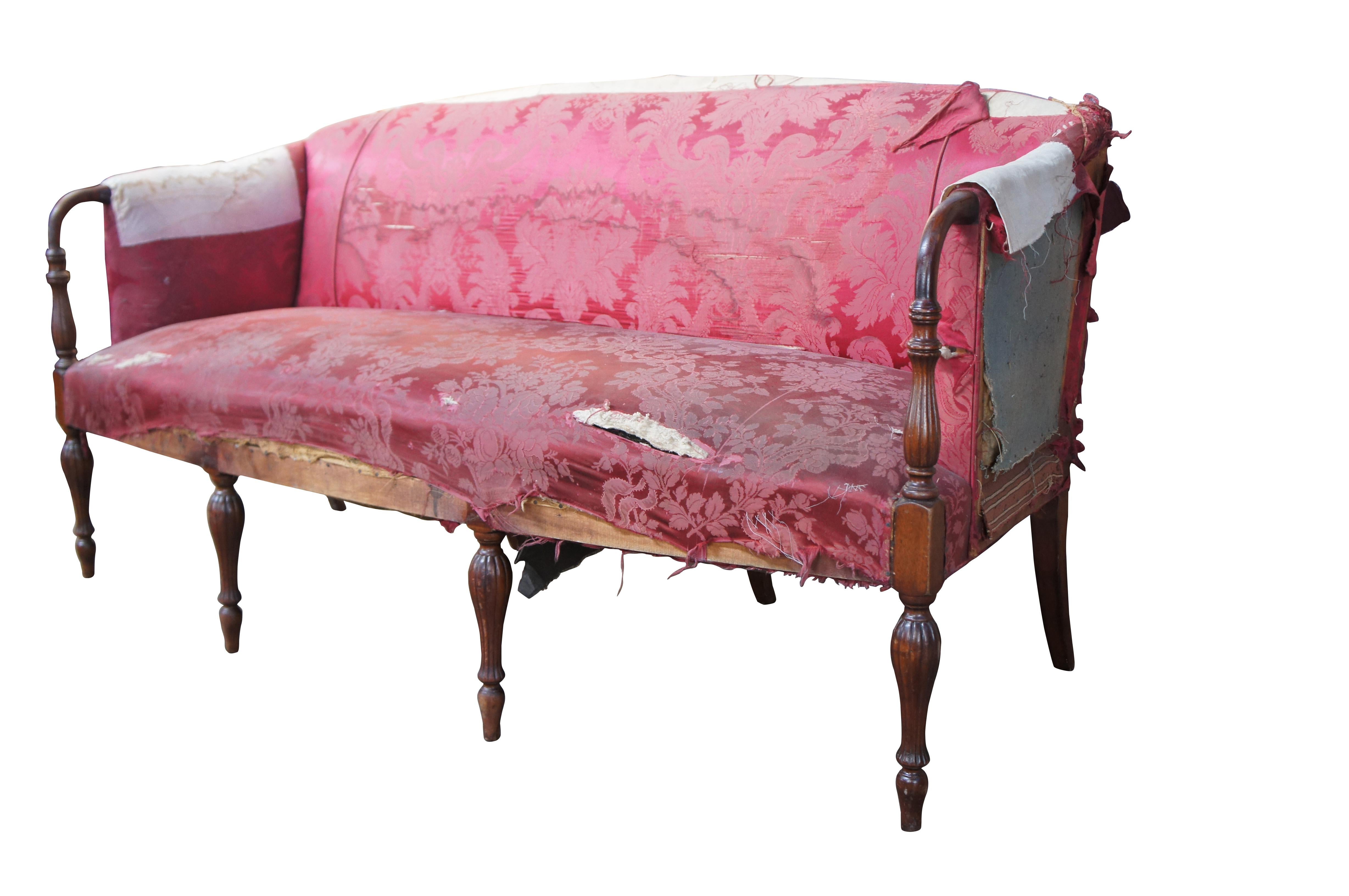 Seltenes antikes geschnitztes amerikanisches Federal Mahagoni-Sofa-Sessel aus dem 19. Jahrhundert im Zustand „Gut“ im Angebot in Dayton, OH