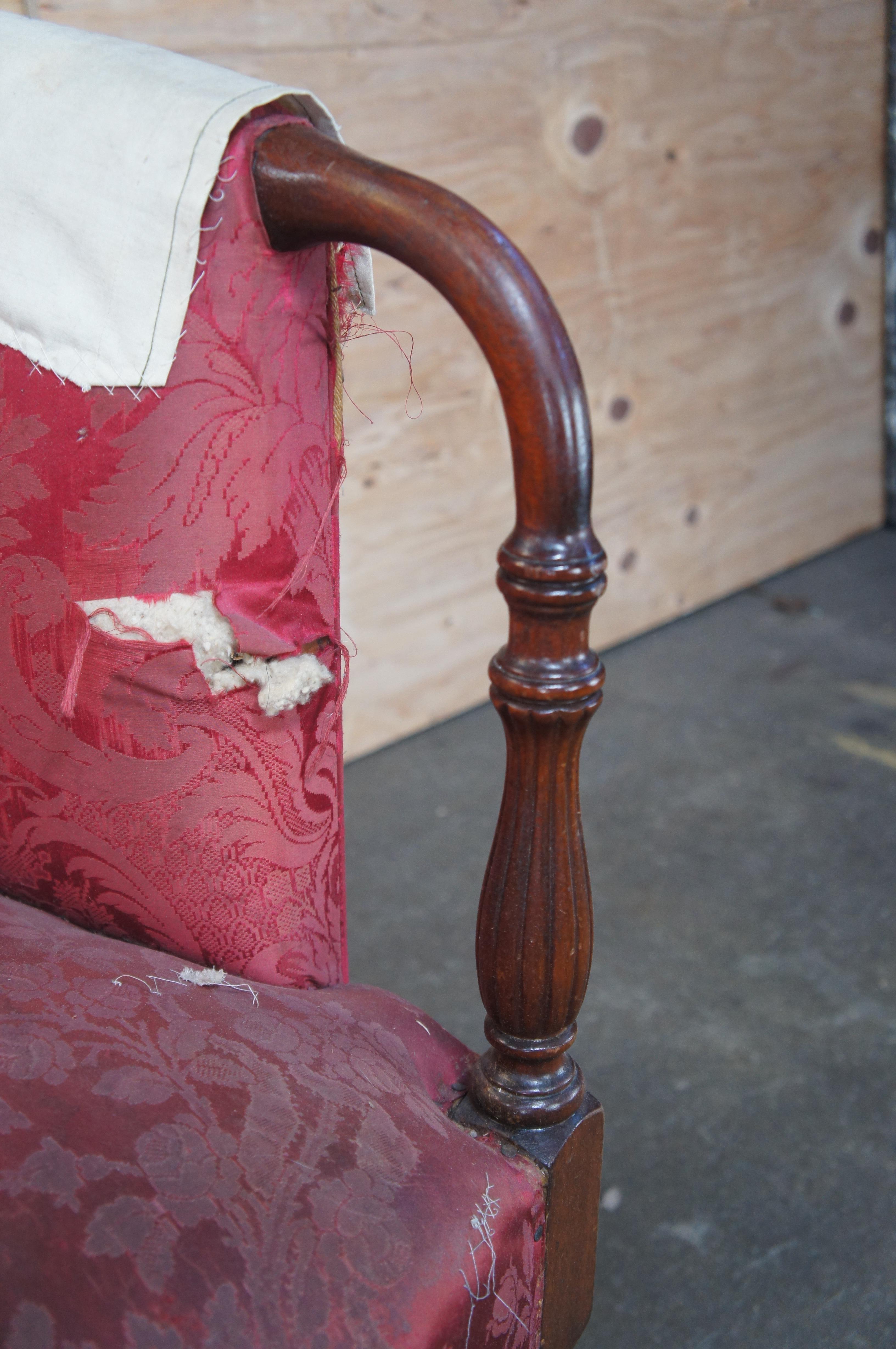 Seltenes antikes geschnitztes amerikanisches Federal Mahagoni-Sofa-Sessel aus dem 19. Jahrhundert im Angebot 1
