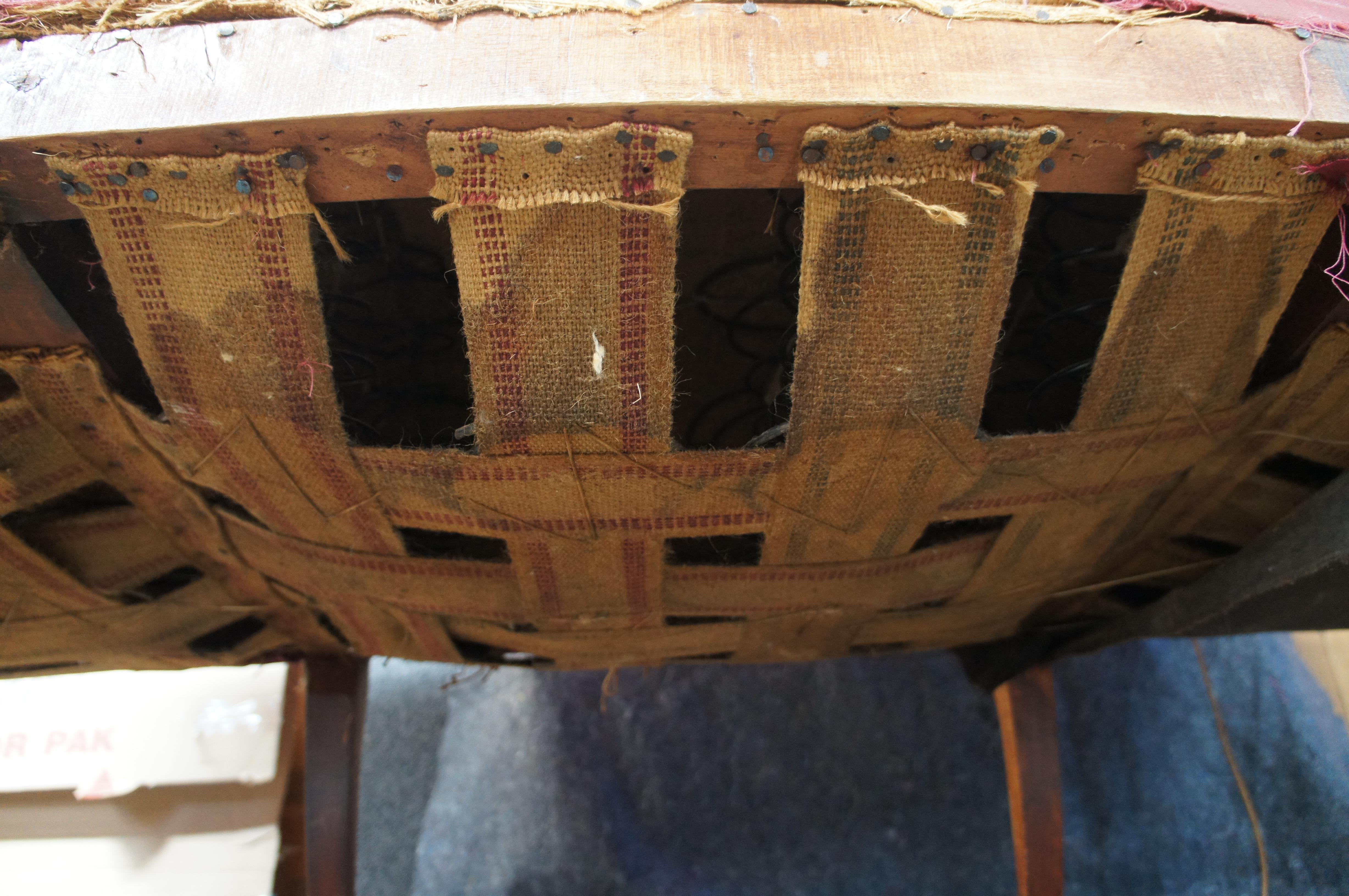Seltenes antikes geschnitztes amerikanisches Federal Mahagoni-Sofa-Sessel aus dem 19. Jahrhundert im Angebot 3