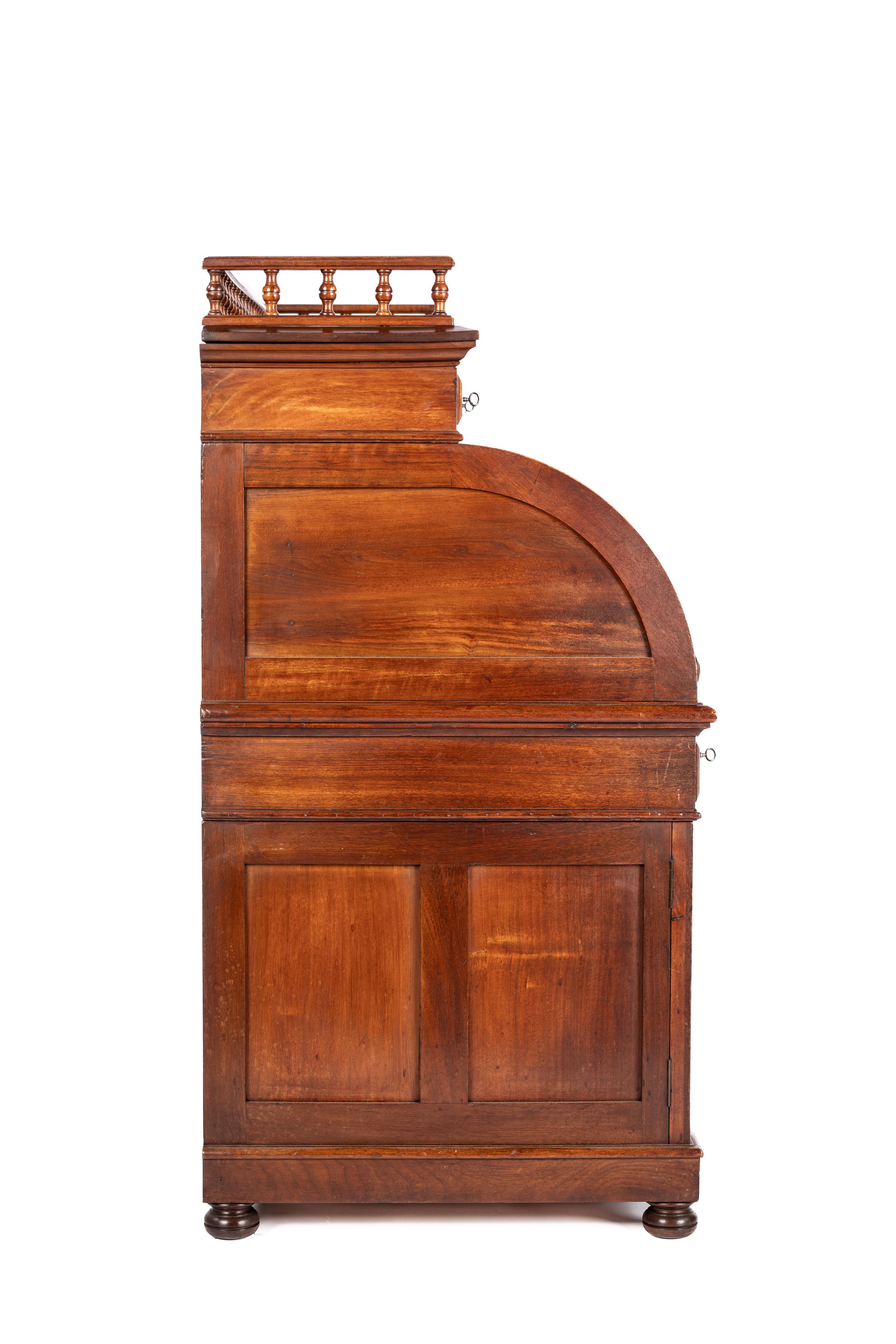 Seltene antike holländische Honey-Farbe aus dem 19.  classic Zylinder-Schreibtisch  (Lackiert) im Angebot