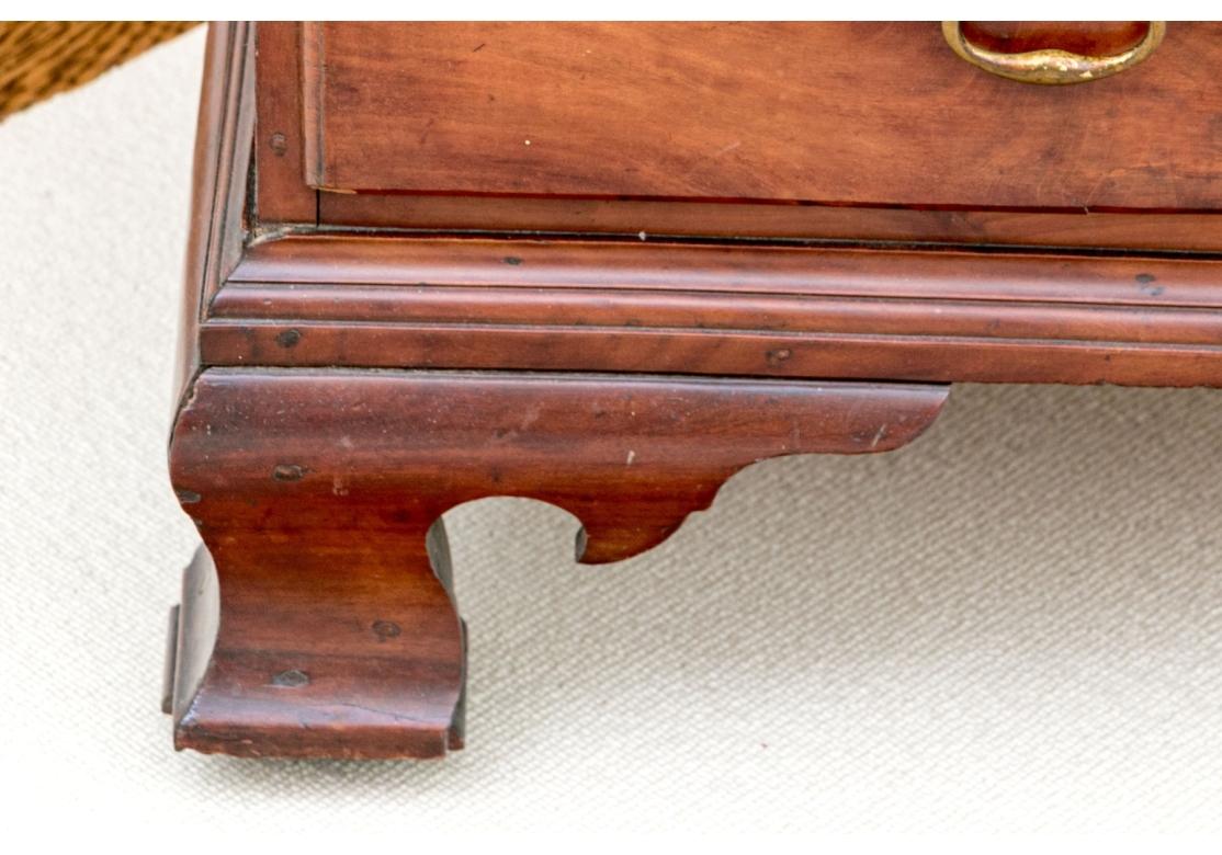 Rare coffre Chippendale américain ancien en bois de pommier en vente 3