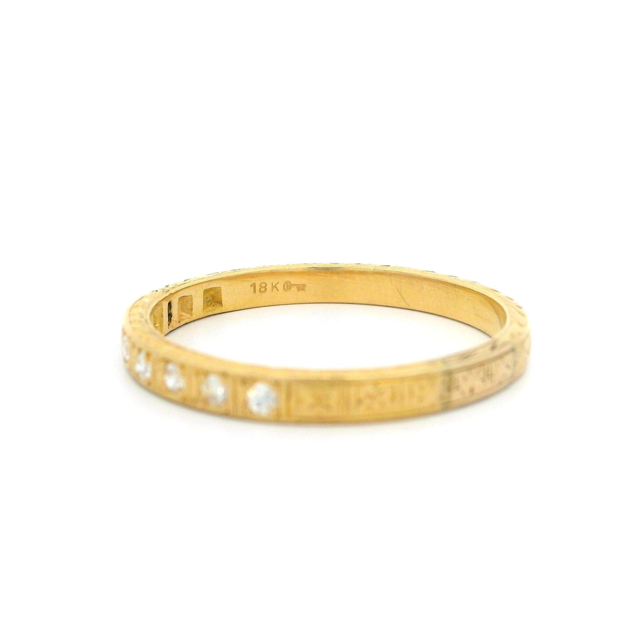 Rare Antique Art Deco 18k Yellow Gold 0.14ctw Diamond Etched Filigree Band Ring For Sale 5