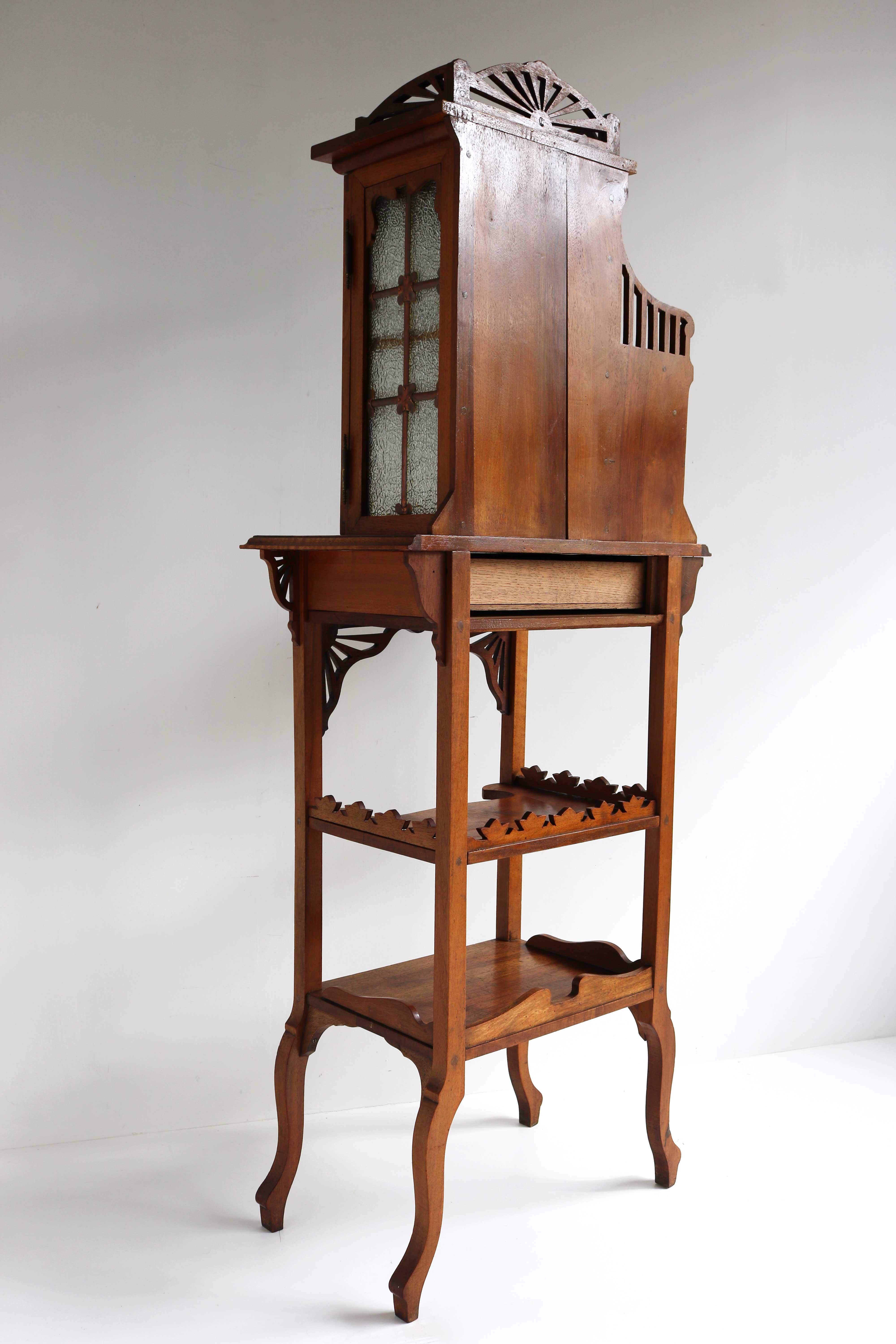 Rare Antique Arts & Crafts / Art Nouveau Cabinet with Glass & Copper Jugendstil For Sale 9