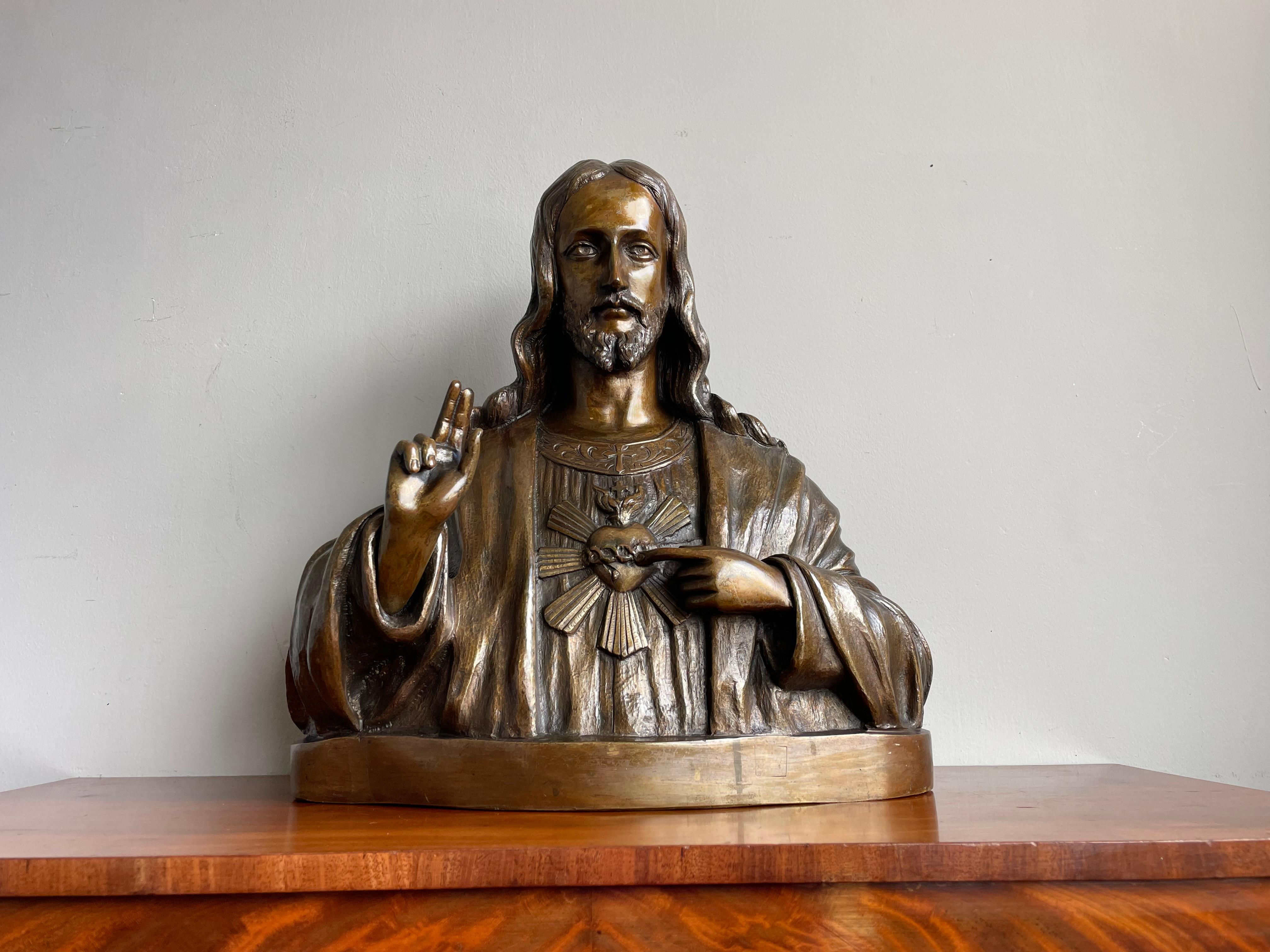 Rare Sculpture en bronze antique du Saint Coeur / Buste de Notre Seigneur Jésus Christ 1920 en vente 3