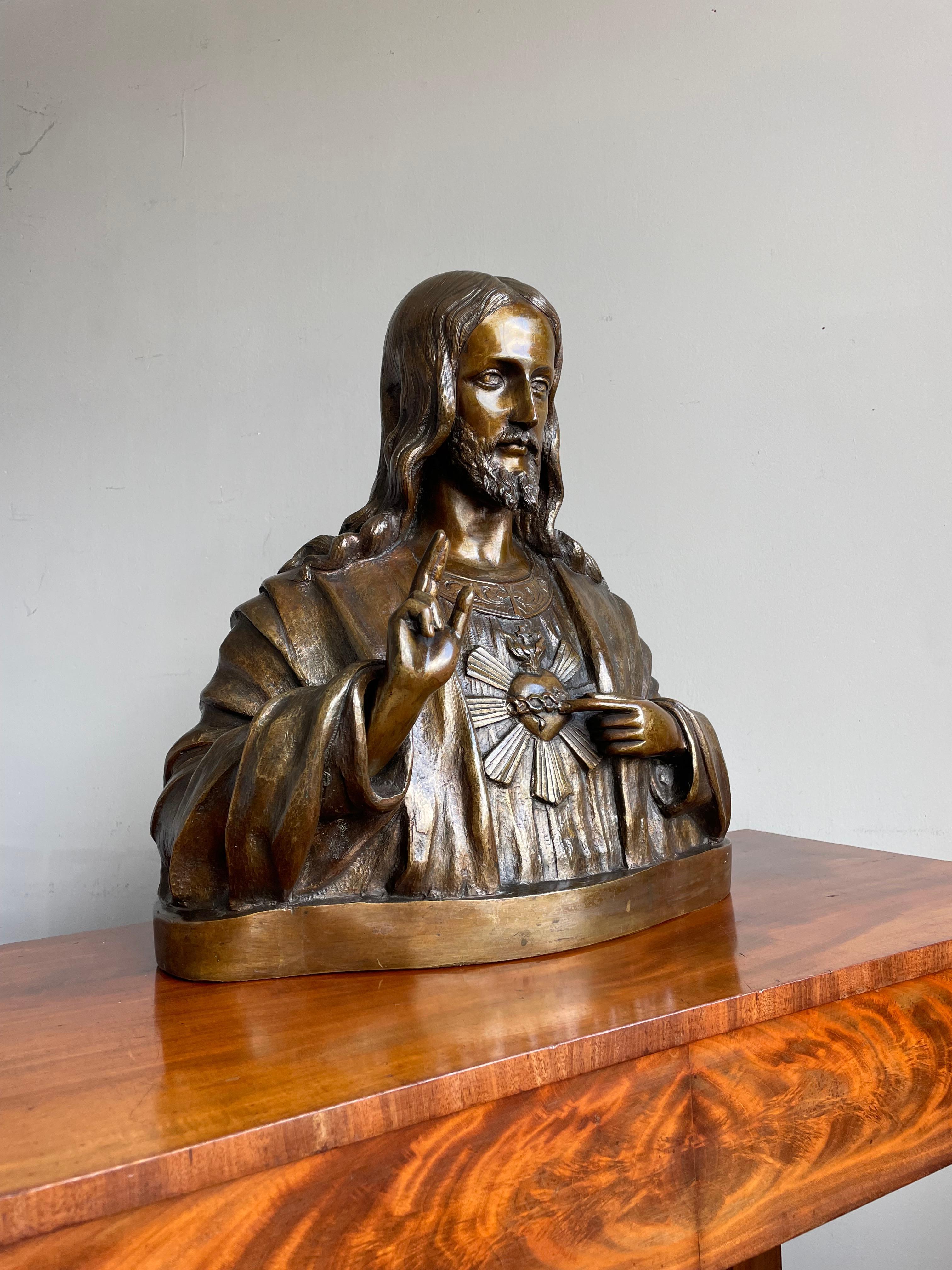Bronze Rare Sculpture en bronze antique du Saint Coeur / Buste de Notre Seigneur Jésus Christ 1920 en vente