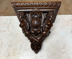 Rare console murale ou corbeau de style néo-gothique sculpté, datant d'une époque ancienne, orné de sculptures d'anges