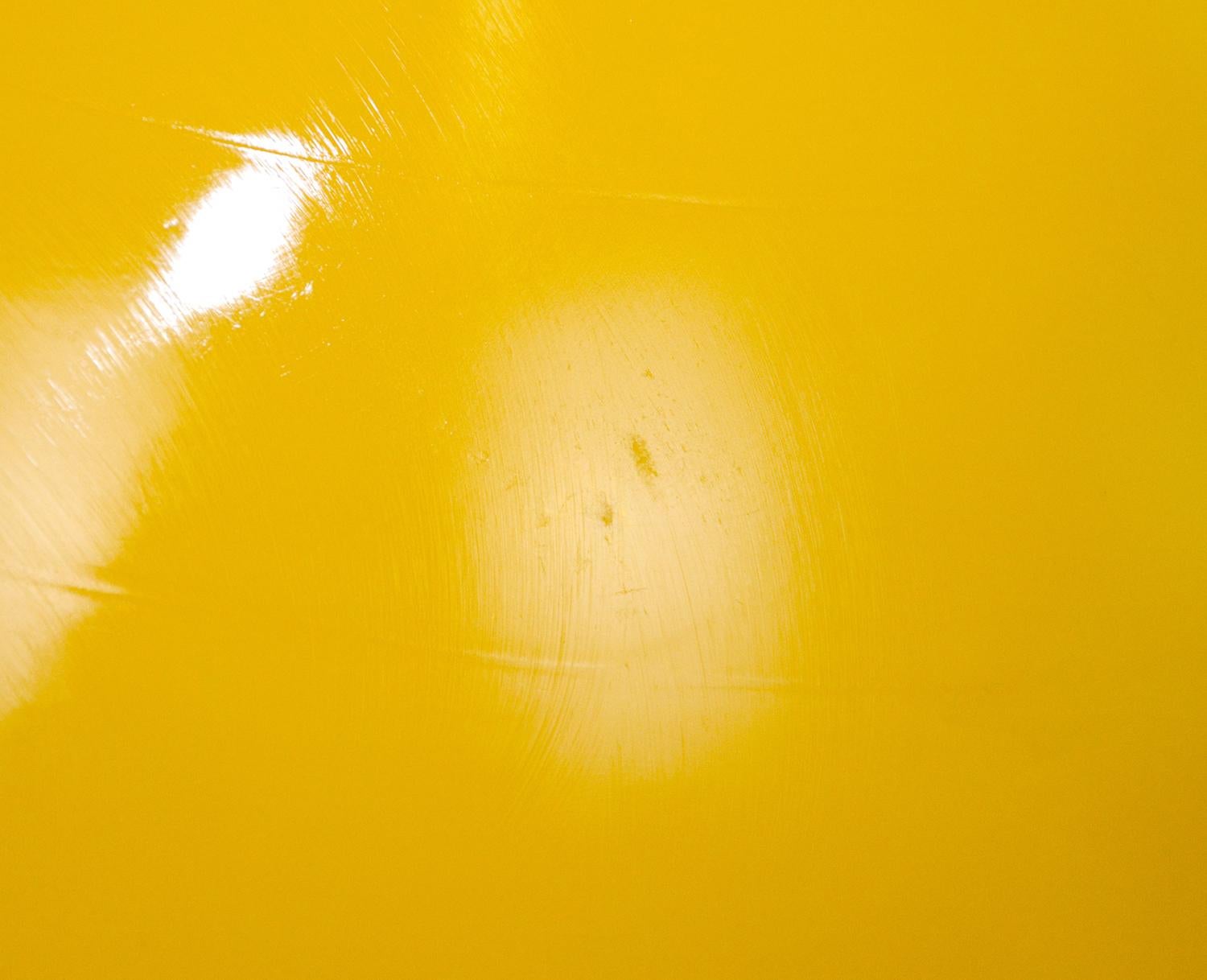 Rare vase chinois ancien en forme de Hu avec poignée en verre de Pékin jaune poulet en vente 2