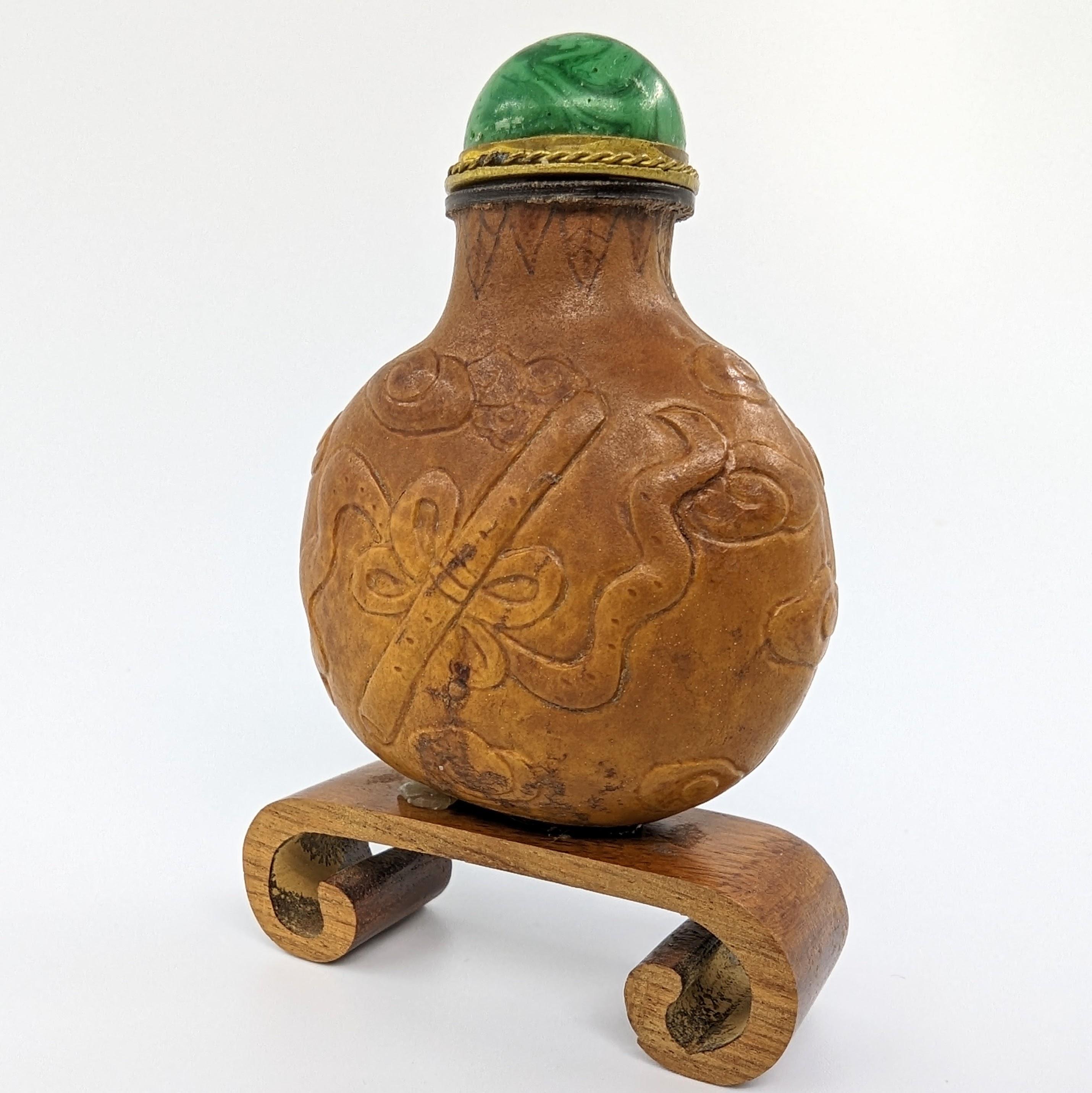 Women's or Men's Rare Antique Chinese Molded Gourd Snuff Bottle With Stand 19c Qing Guangxu Mark For Sale