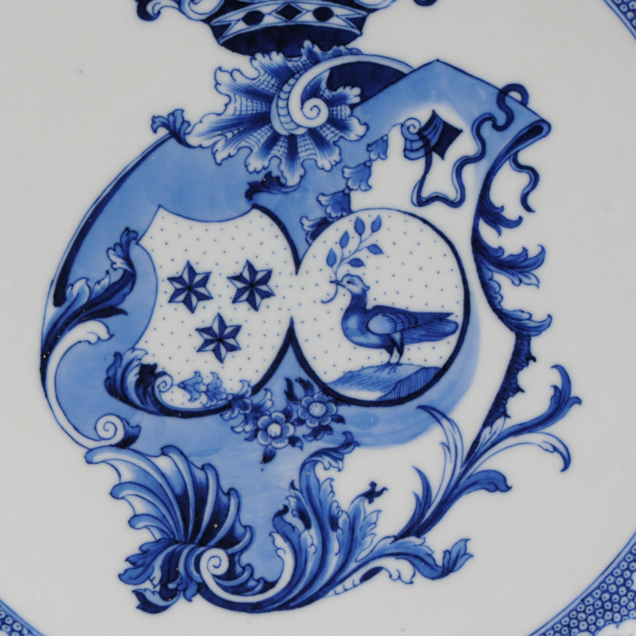 Chinois Rare assiette de présentation en porcelaine chinoise ancienne avec bras armoriés Gallart Marchant 