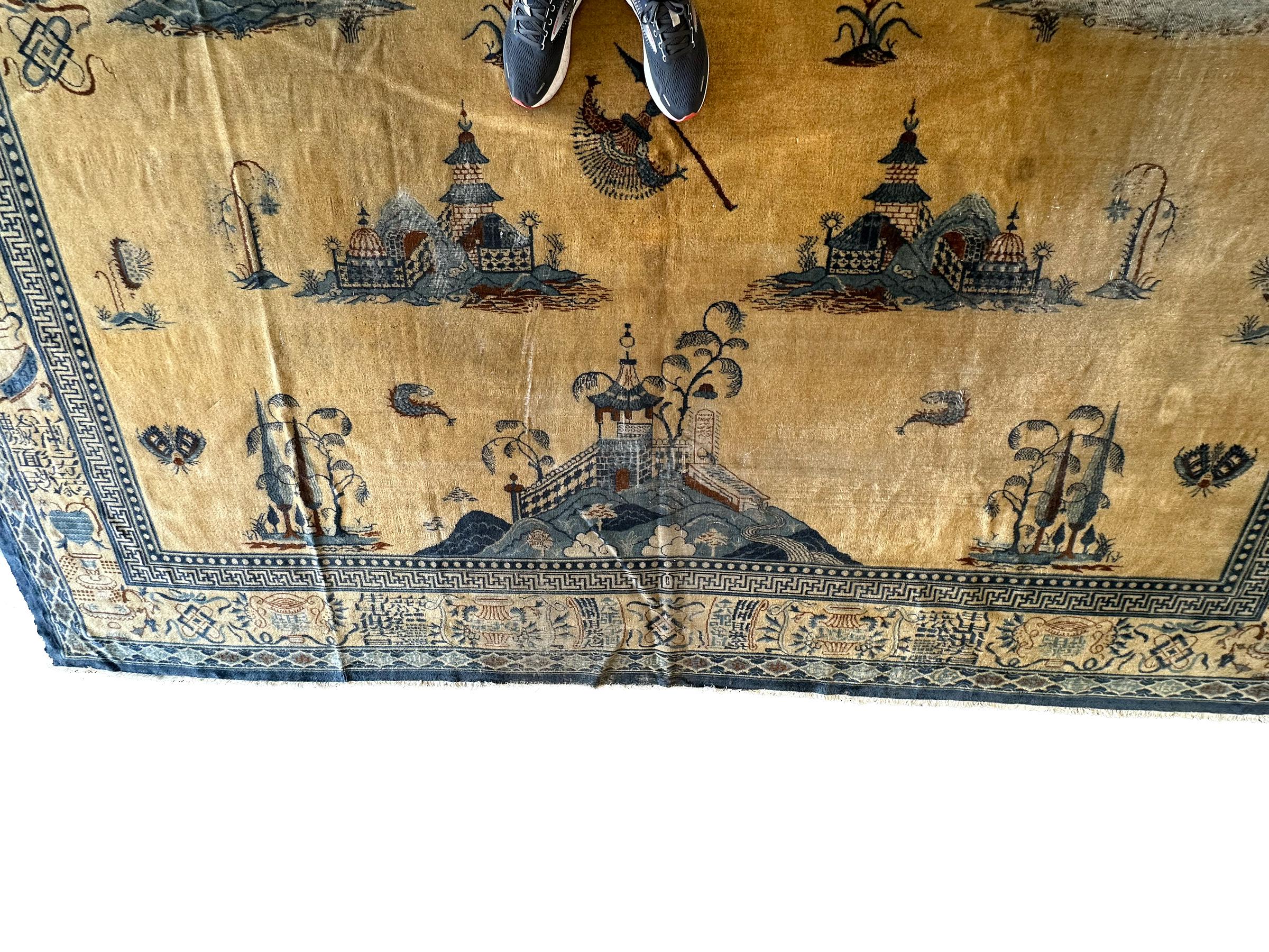 Rare Antique Chinese Rug Pre-1900 Chinese Symbols 12x15 361cm x 427cm Pre-1900 In Fair Condition For Sale In New York, NY