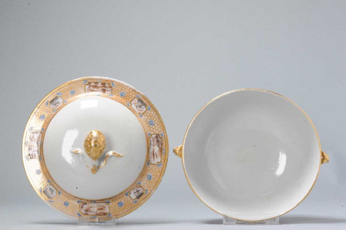 Chinese export porcelain mandarin Tureen in a style close to mandarin Rockefeller pattern pieces. Very interesting on the border between qianlong Mandarin and later 19th c Mandarin Rose from Canton.

Rim with polychrome and gilt decoration

Jiaqing