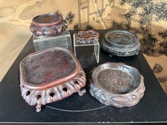 Collection de socles d'exposition anciens et rares, cinq tailles différentes – Une perle rare pour les collectionneurs
