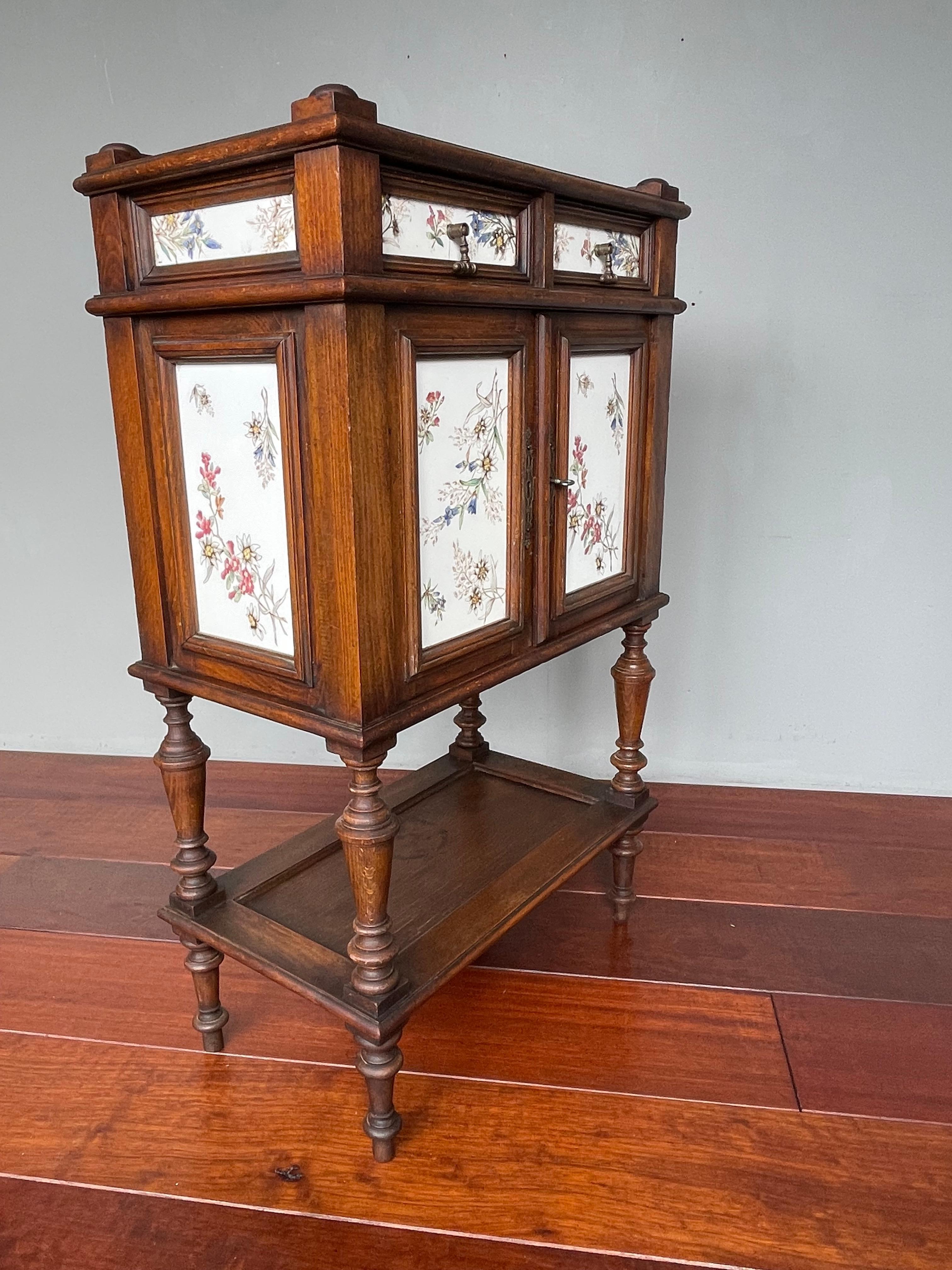 Rare Antique Drinks Cabinet w. Many Inlaid, Hand Painted and Glazed Tiles ca1900 For Sale 7