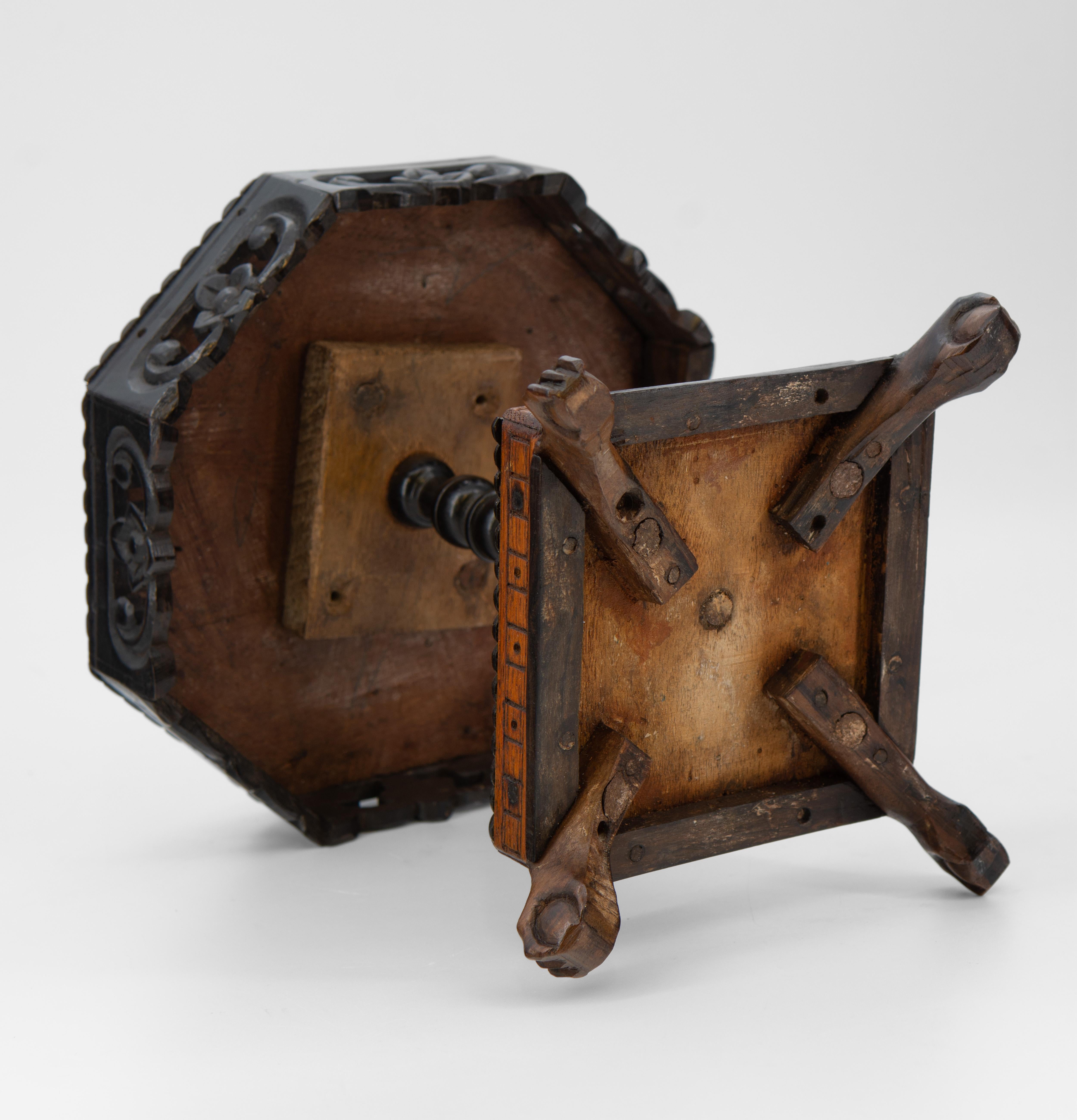 Rare table octogonale miniature ancienne en ébène et bois de Ceylan en vente 1