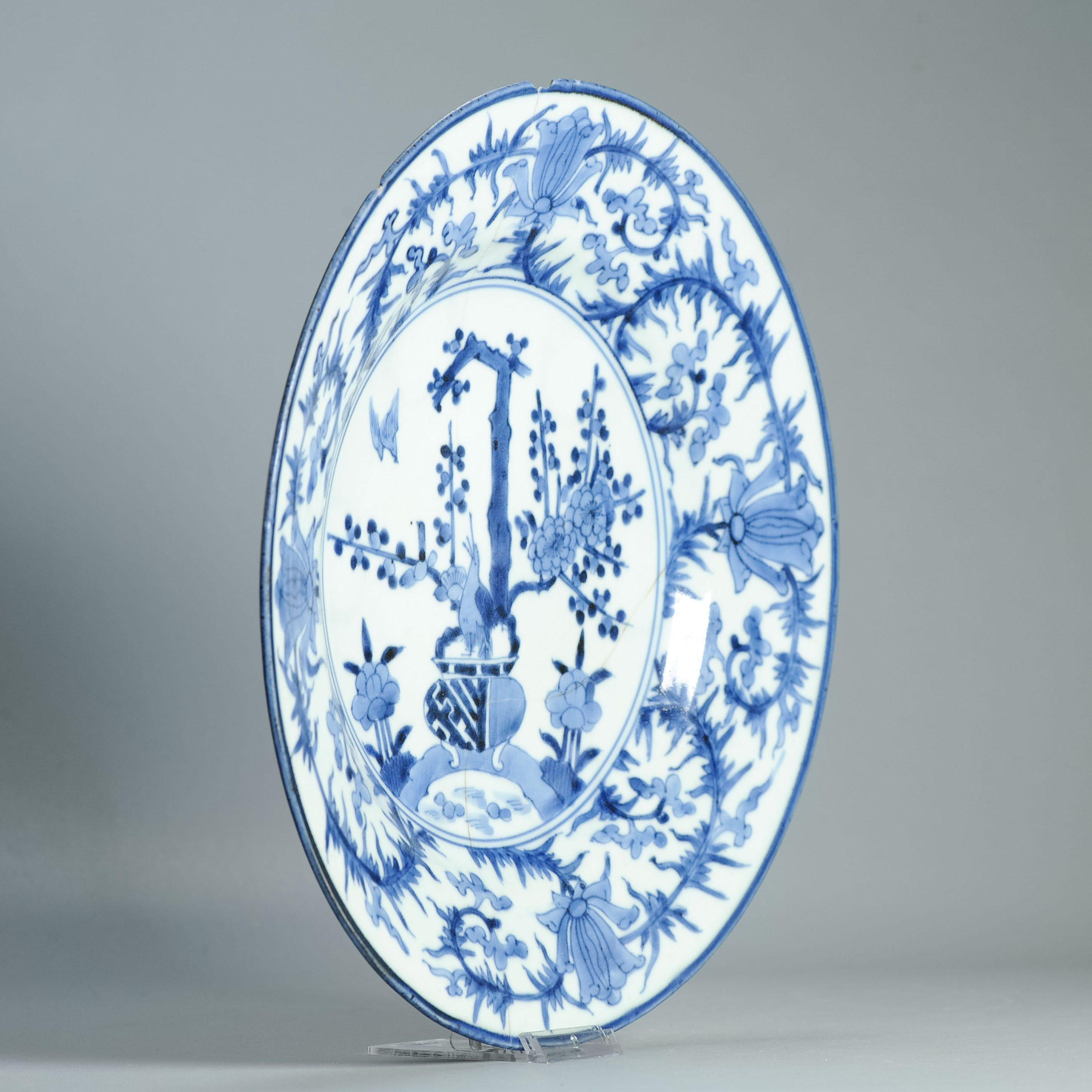 Rare plat Arita ancien de la période Edo vers 1680 -1700 en porcelaine japonaise en vente 1