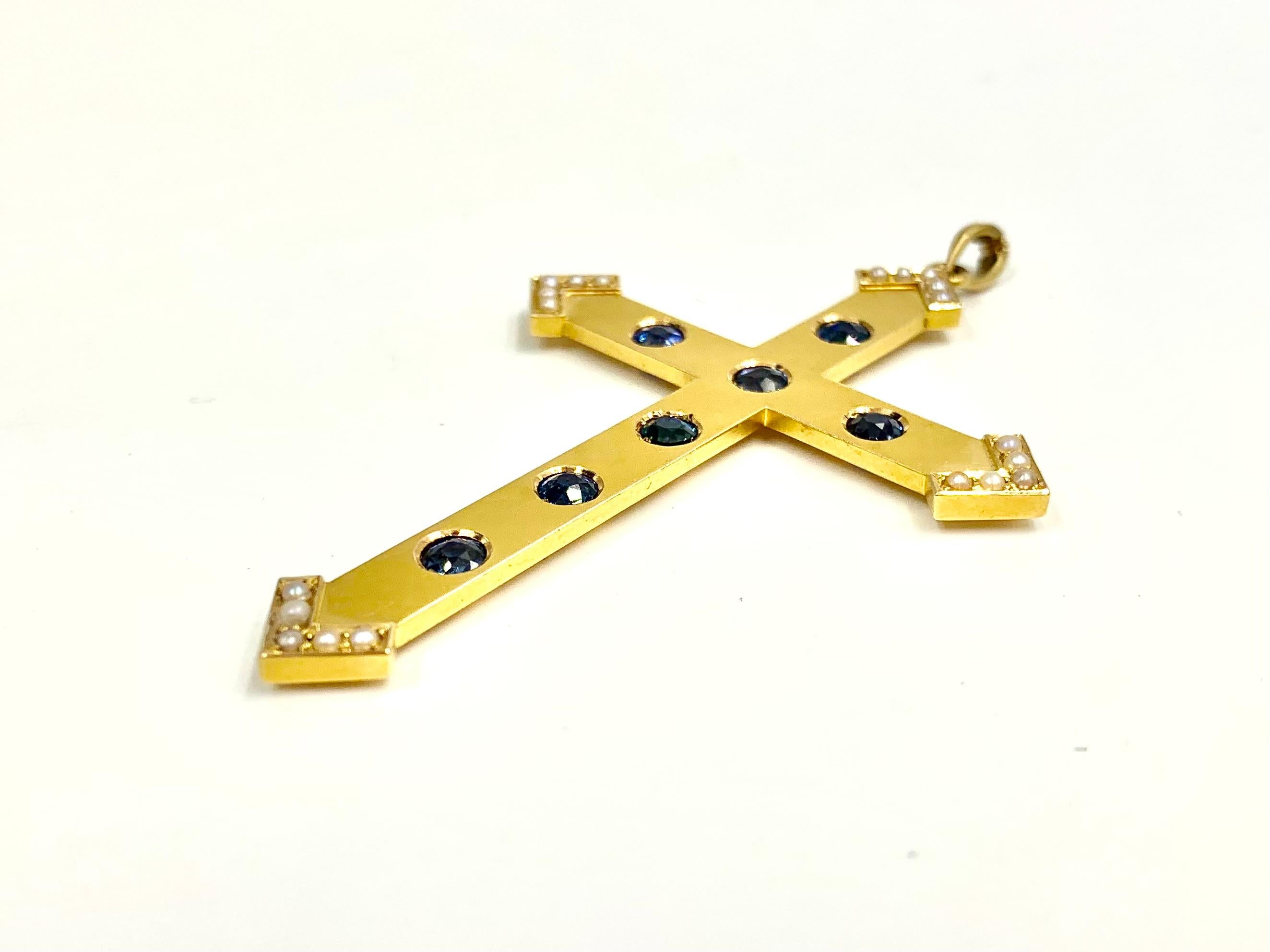 Rare Antique Edwardian Cornflower Blue Sapphire 14K Yellow Gold Disciples Cross For Sale 1