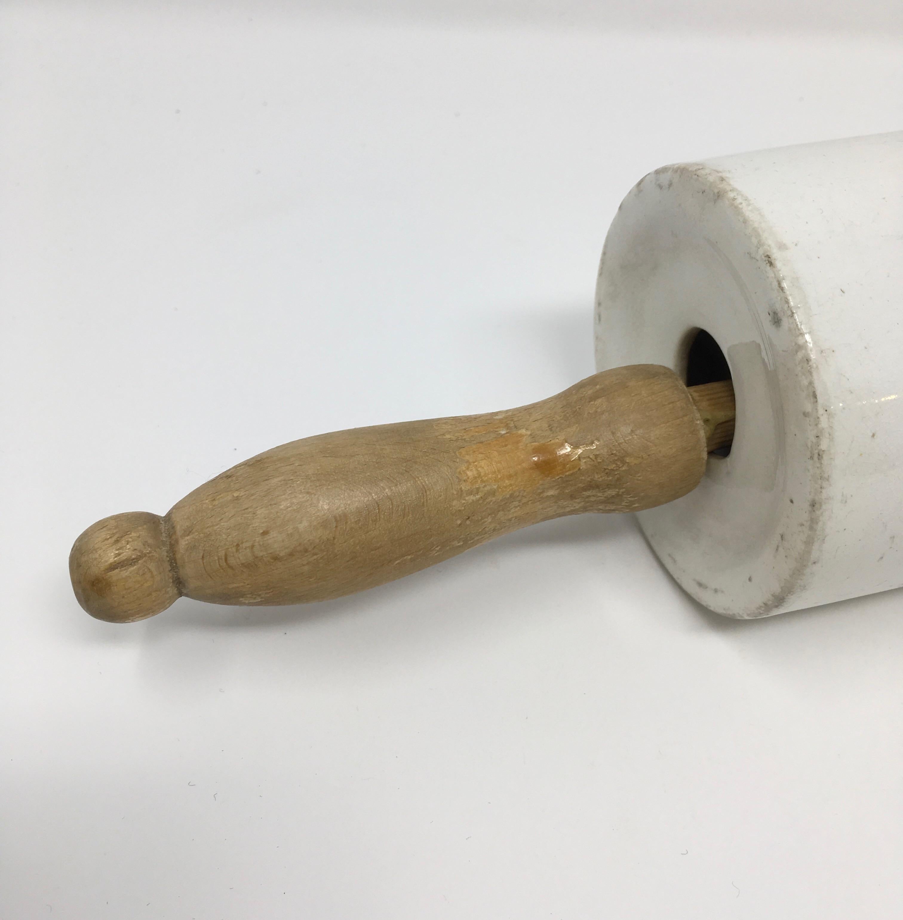 Rare Antique English Advertising Ironstone and Wood Rolling Pin In Good Condition In Houston, TX