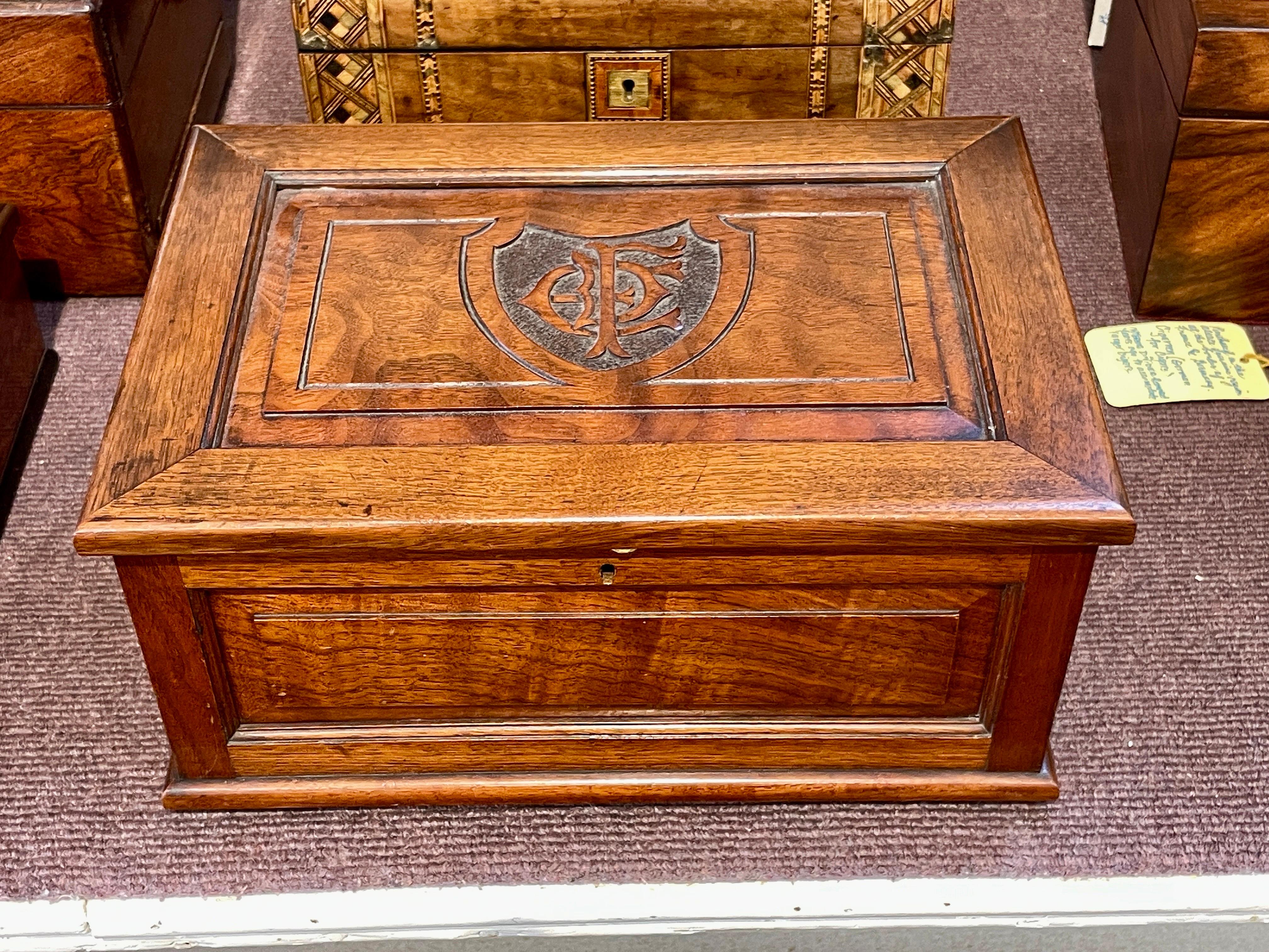 A very Fine Antique English Hand Carved solid highly figured walnut hinged box with unusual 