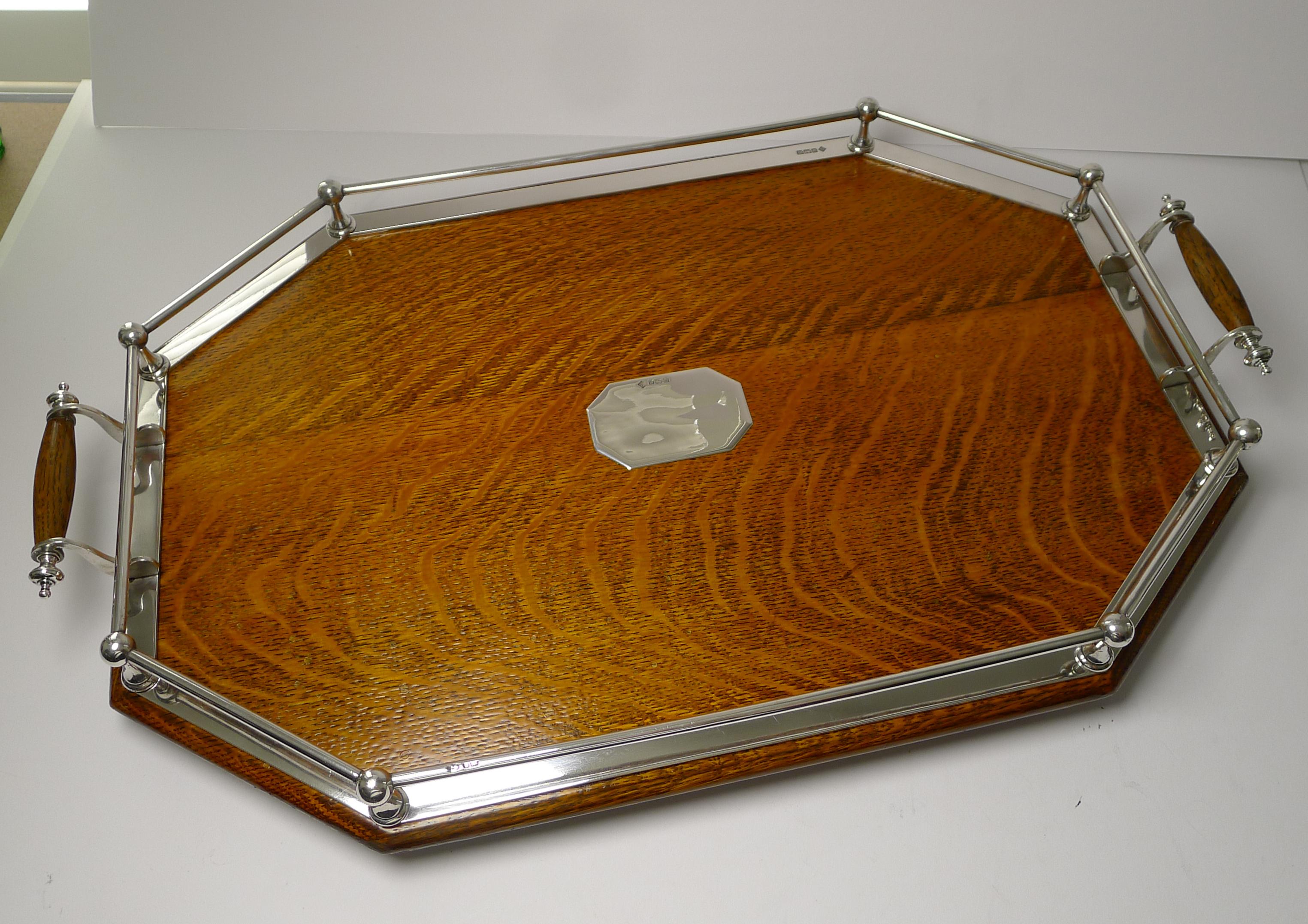 Rare Antique English Oak & Solid Sterling Silver Tray, 1904 In Good Condition For Sale In Bath, GB