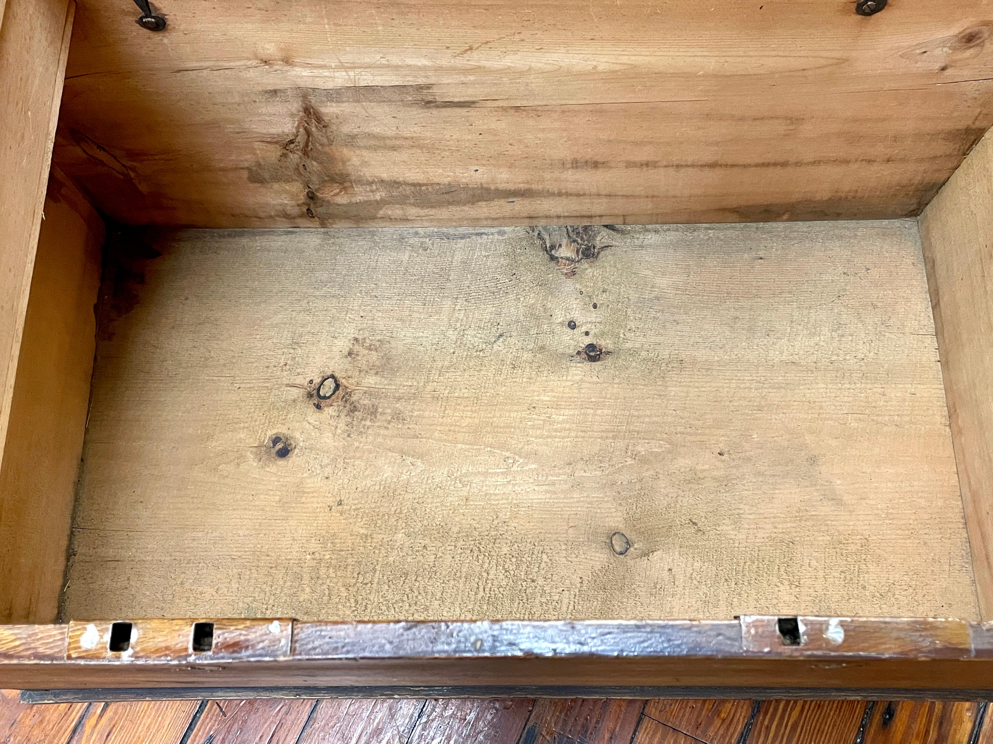 Mid-19th Century Rare Antique English Pine Original Hand Painted Faux Grain Deacon's Trunk For Sale