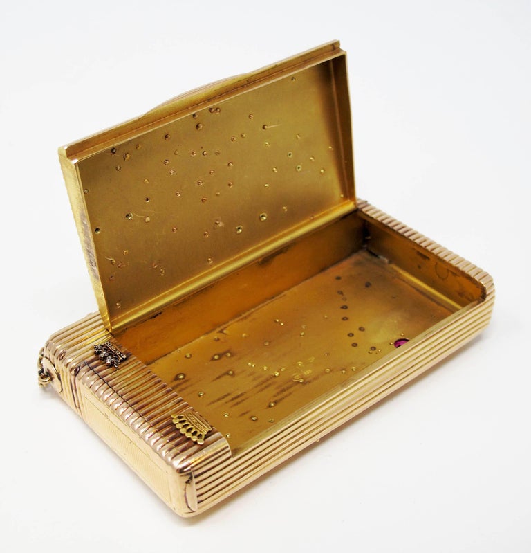 golden cigarette box Early 20th century 18k gold cigarette box