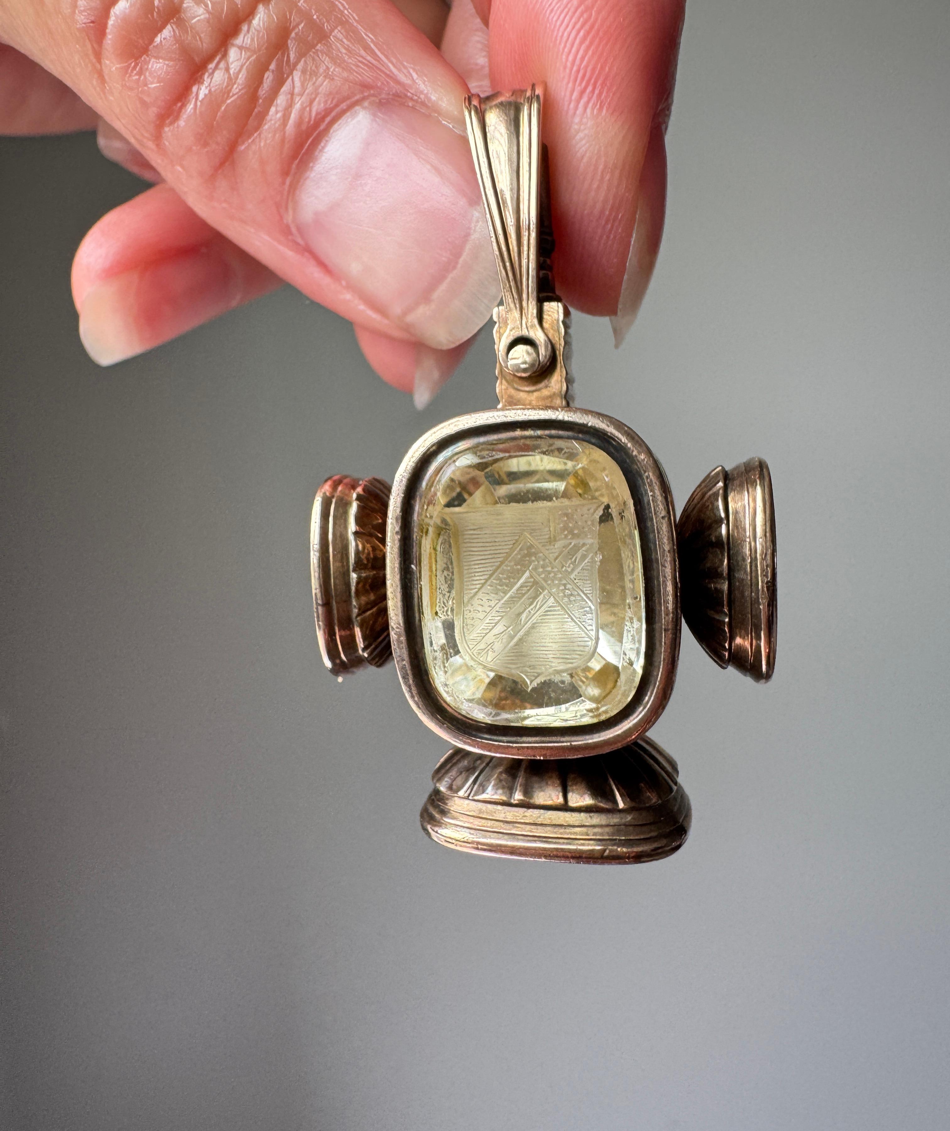 Rare pendentif en intaille à cinq faces pour montre de poche et porte-clés en vente 2