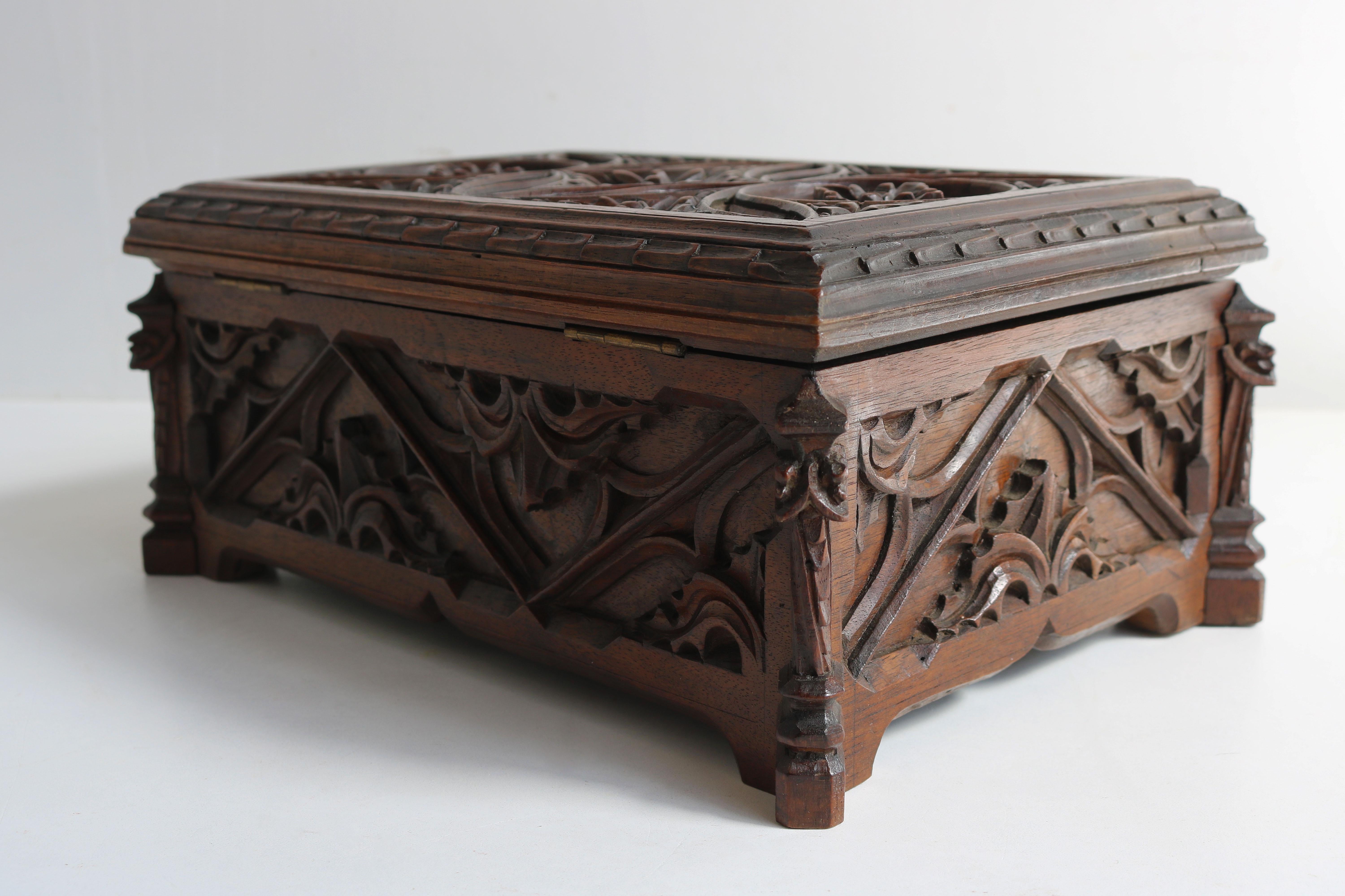 Rare Antique French 19th Century Gothic Revival Neo-Gothic Jewelry Box Church For Sale 1