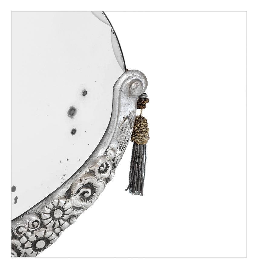 Raro Antique Mirror ovale francese in stile Deco, Paul Follot Design, circa 1929 in vendita 2