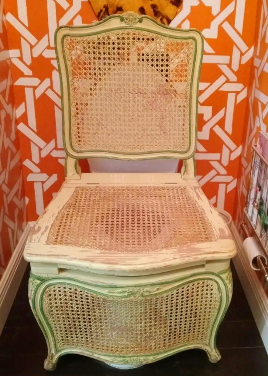 Rare chaise française ancienne Percee Louis XV en bois de canne jaune vert Abîmé - En vente à Jensen Beach, FL
