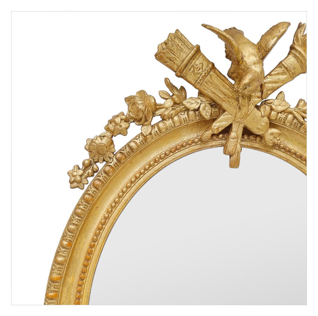 Rare Antique French Giltwood Oval Mirror With Pediment, circa 1890 In Good Condition For Sale In Paris, FR