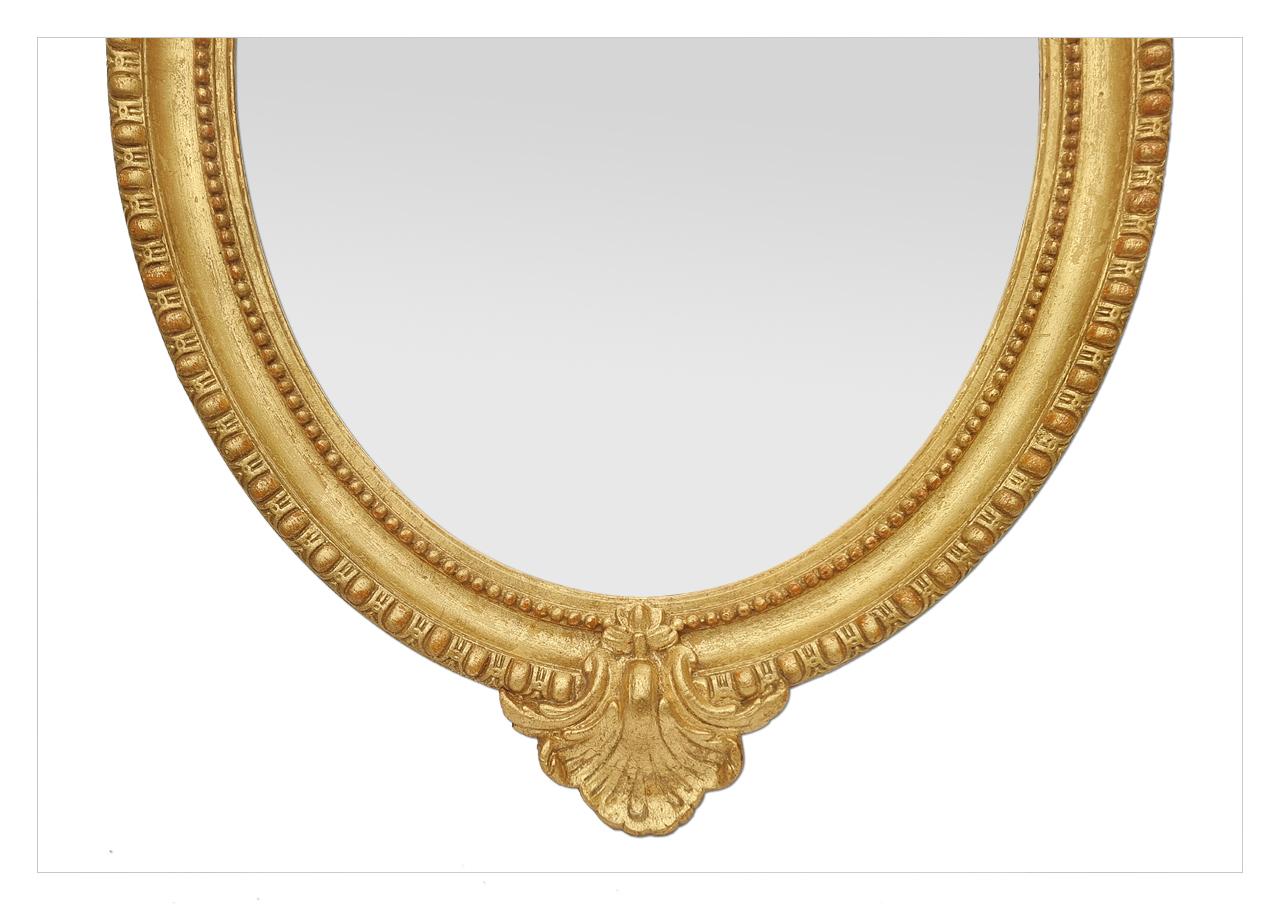 Rare Antique French Giltwood Oval Mirror With Pediment, circa 1890 In Good Condition For Sale In Paris, FR