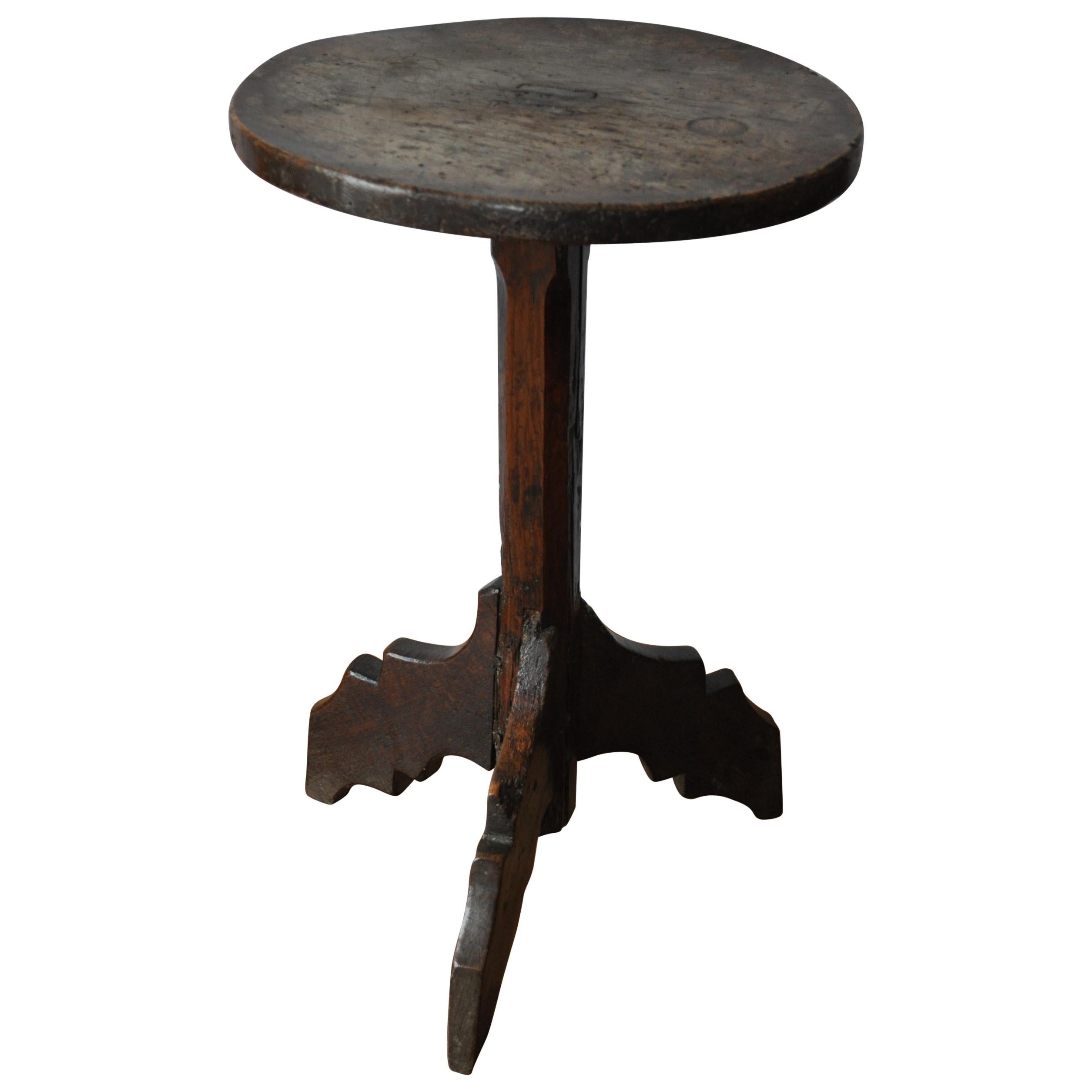 Rare antique French Haute Époque 16th century walnut Tripod Table / candle stand For Sale