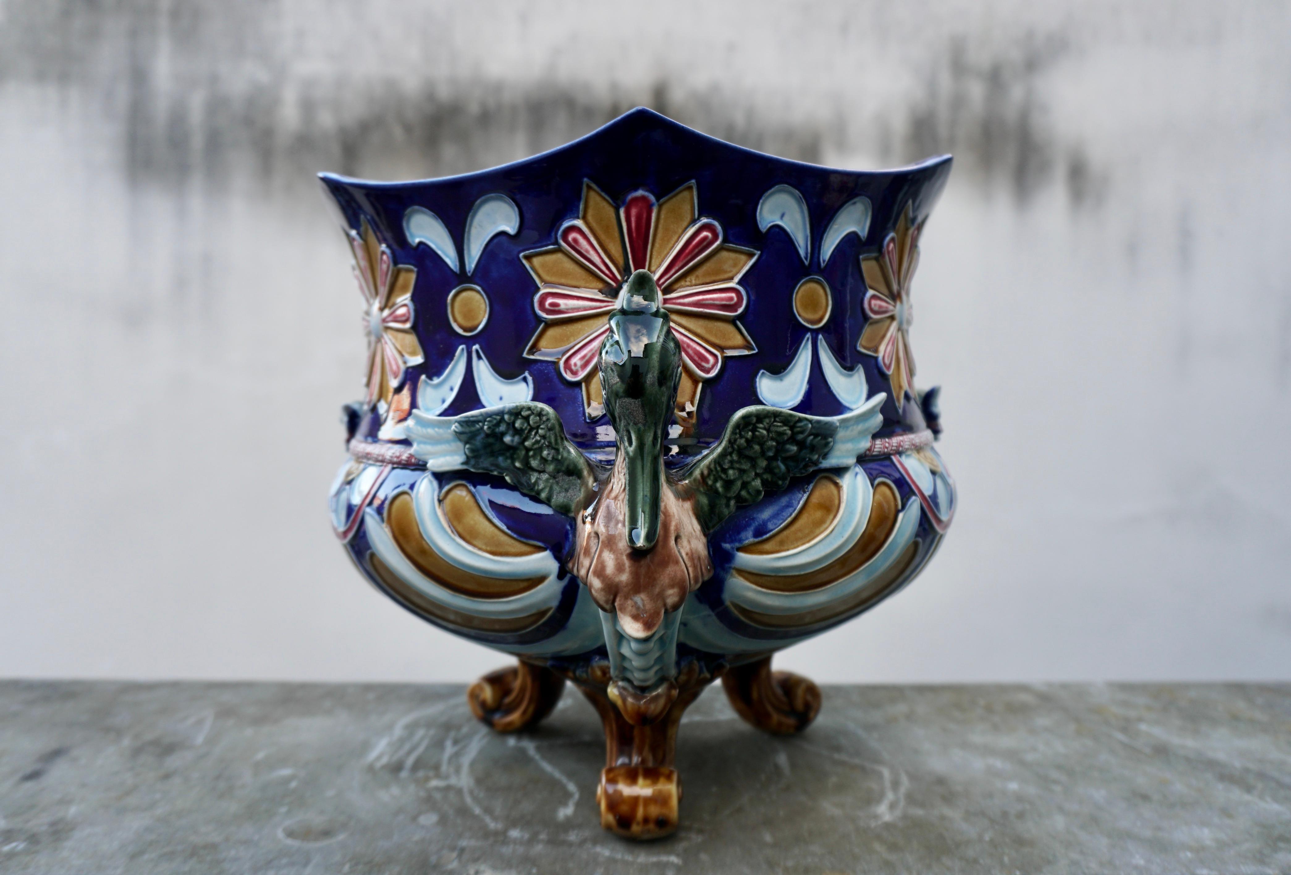 Rare Antique French Majolica Planter Jardiniere with Winged Griffins and Flowers In Good Condition For Sale In Antwerp, BE