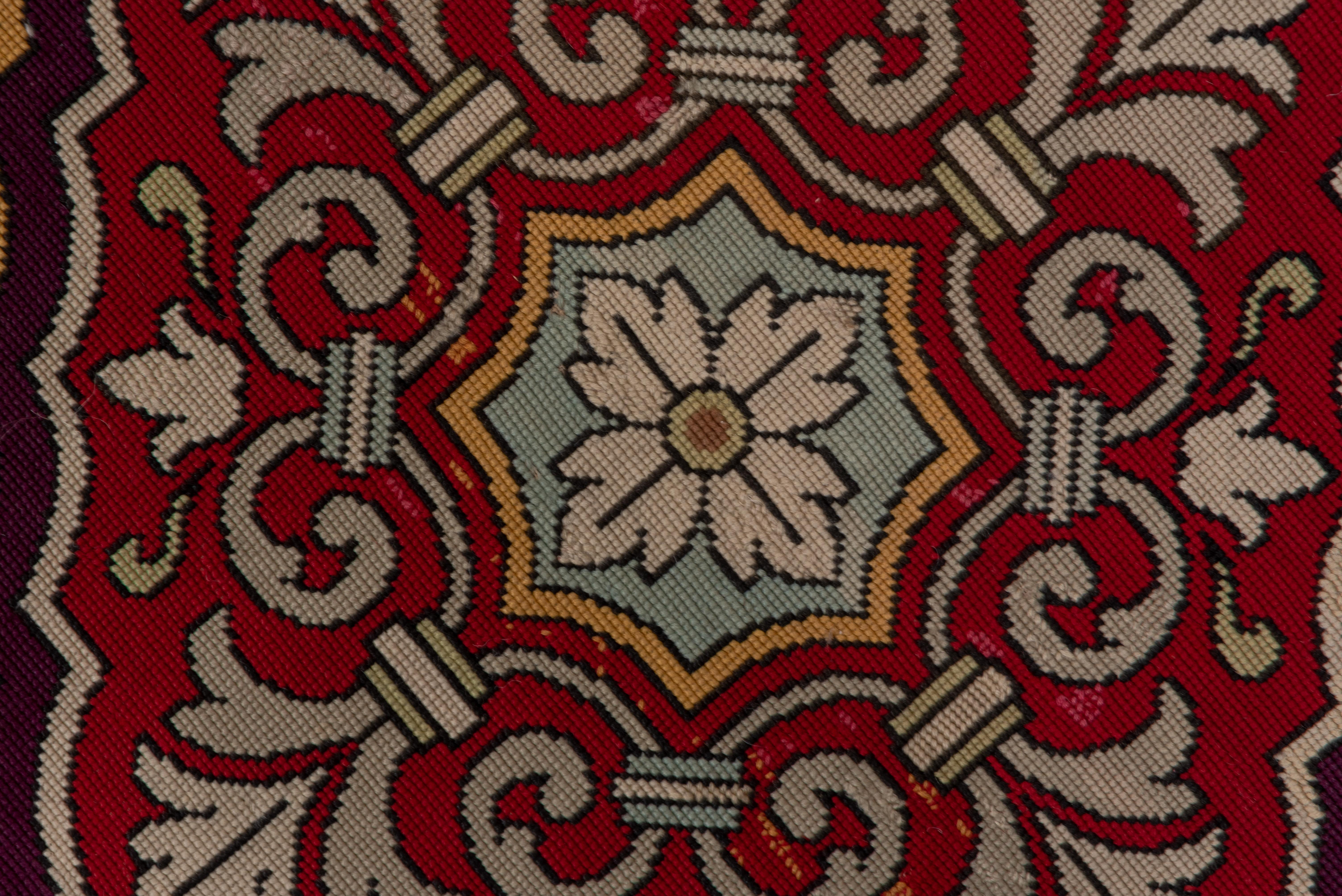Rara Alfombra Cuadrada de Punto de Aguja Antique French, Ricos Colores en Bueno estado para la venta en New York, NY