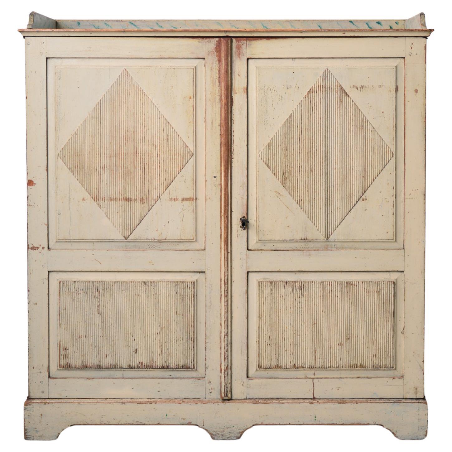 Raro Aparador Sueco Antiguo de Estilo Gustaviano Hecho a Mano en Pino