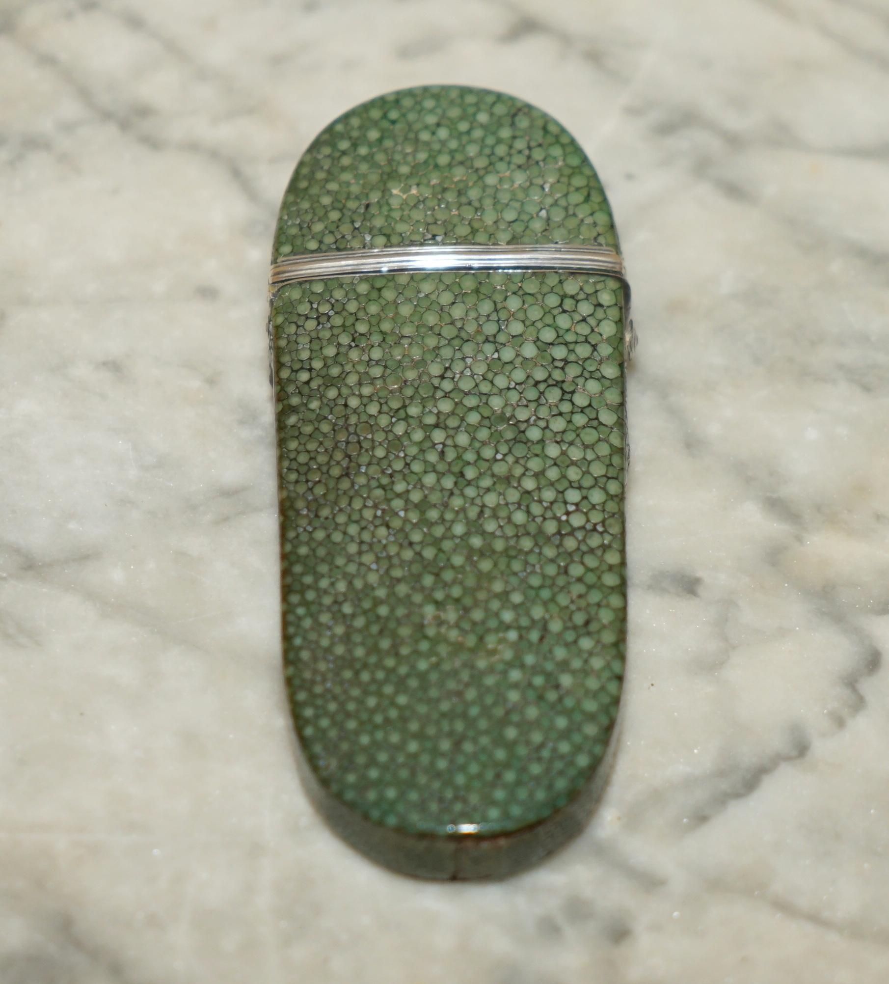 RARE ANTiQUE GEORGE III SHAGREEN GLASSES SPECTACLES CASE AND FOLDING GLASSES For Sale 4