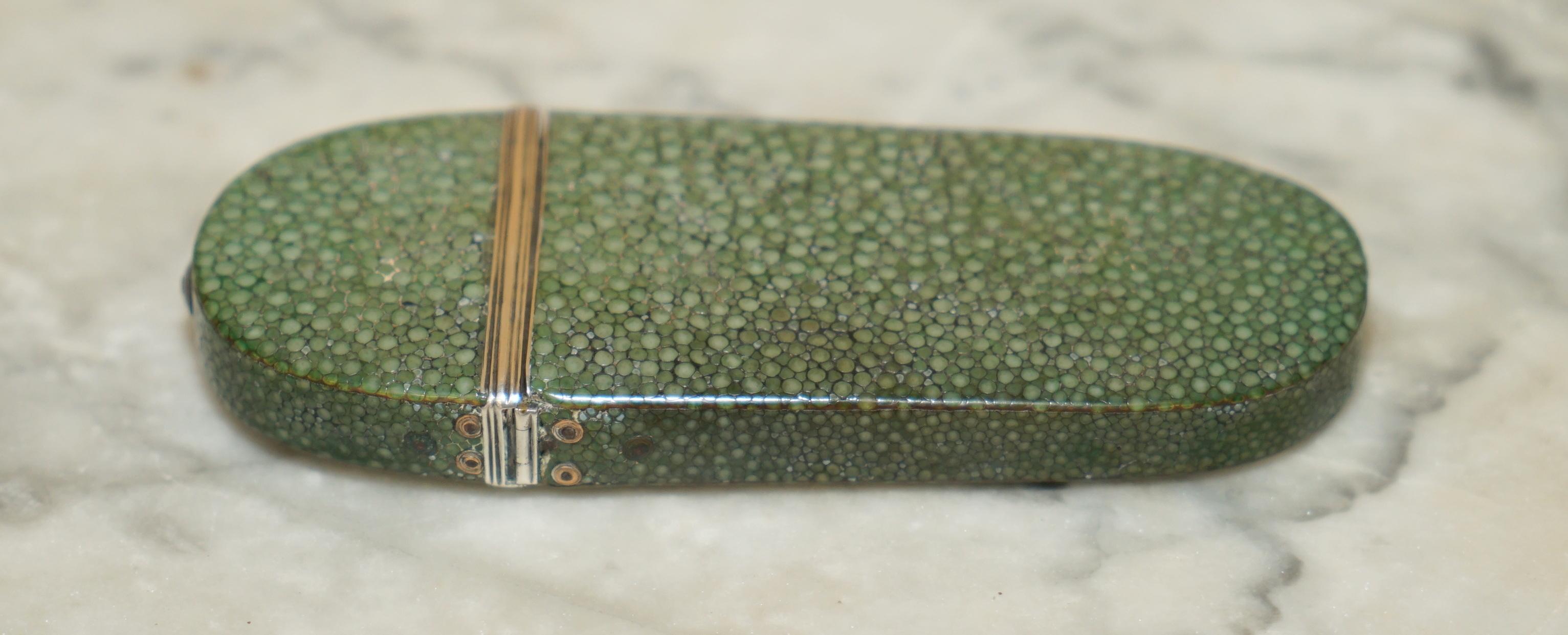 RARE ANTiQUE GEORGE III SHAGREEN GLASSES SPECTACLES CASE AND FOLDING GLASSES For Sale 5