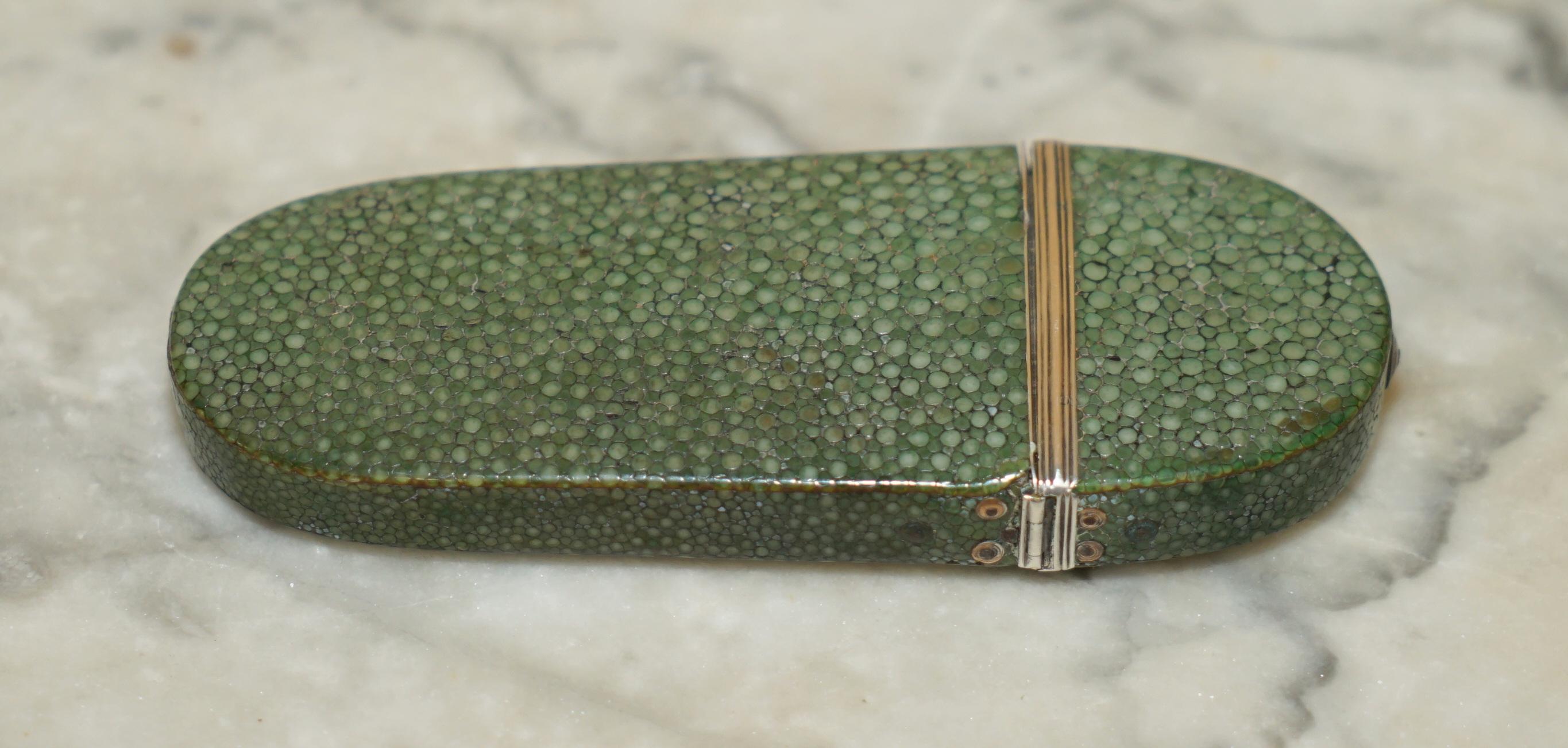 RARE ANTiQUE GEORGE III SHAGREEN GLASSES SPECTACLES CASE AND FOLDING GLASSES For Sale 9