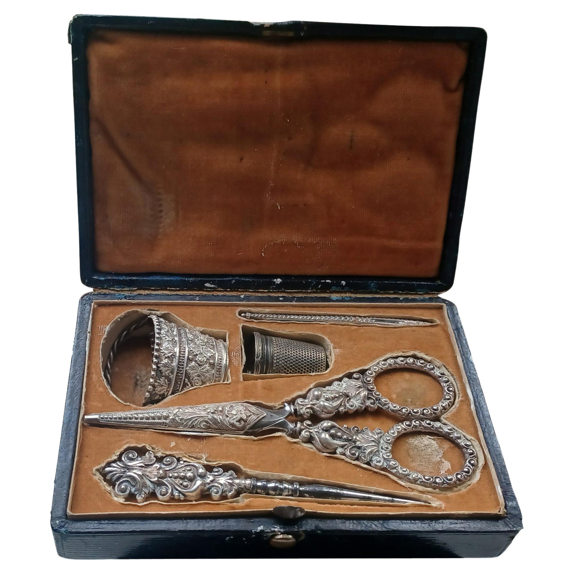 Seltenes antikes George IV. Damen-Nähnecessaire mit Original-Etui, est. 1825 im Angebot