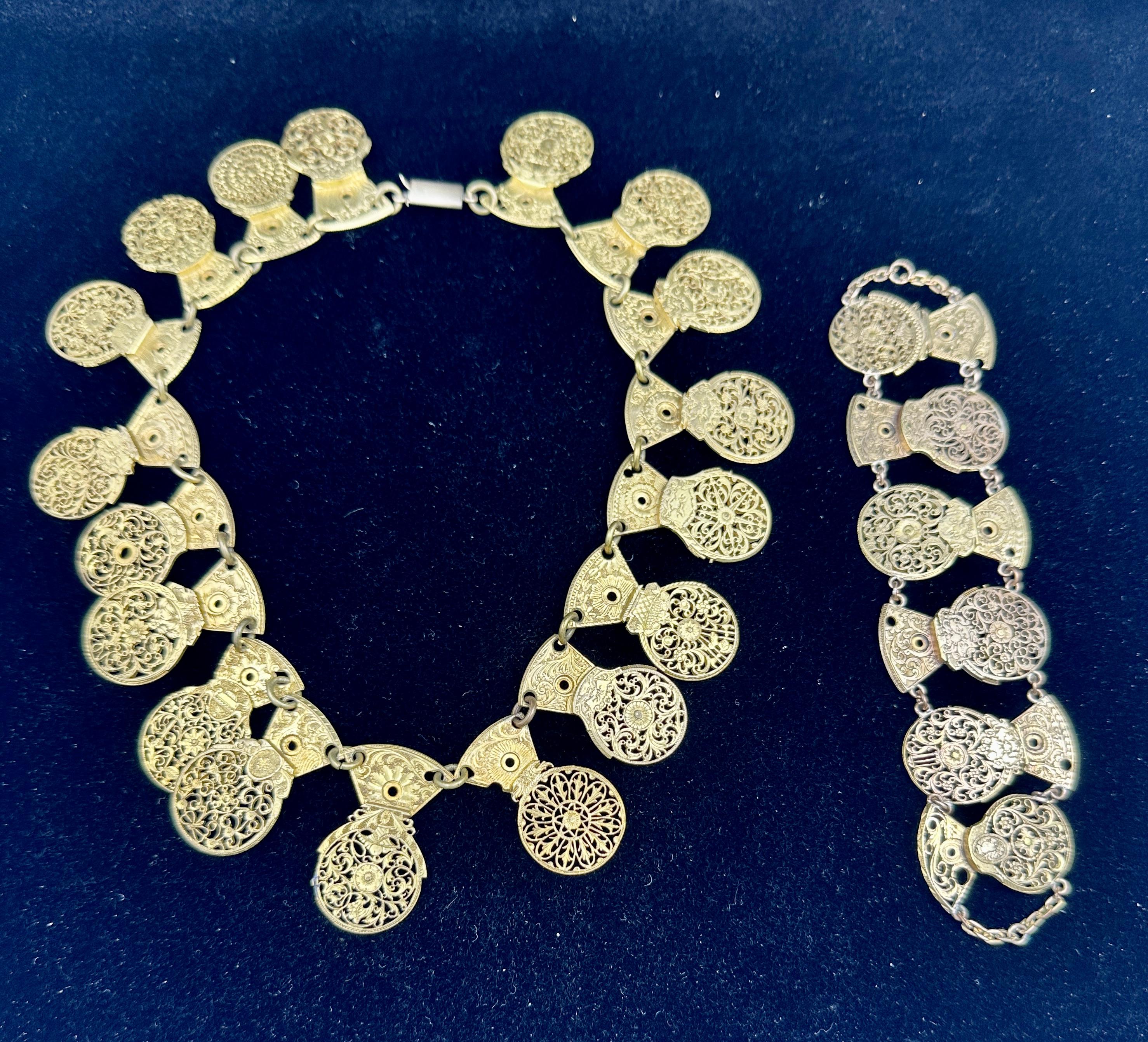 RARE ANTIQUE COLLIER ET BRACELET DE COQUE D'HORLOGE GEORGIQUE EN DORURE v1770 Excellent état - En vente à New York, NY