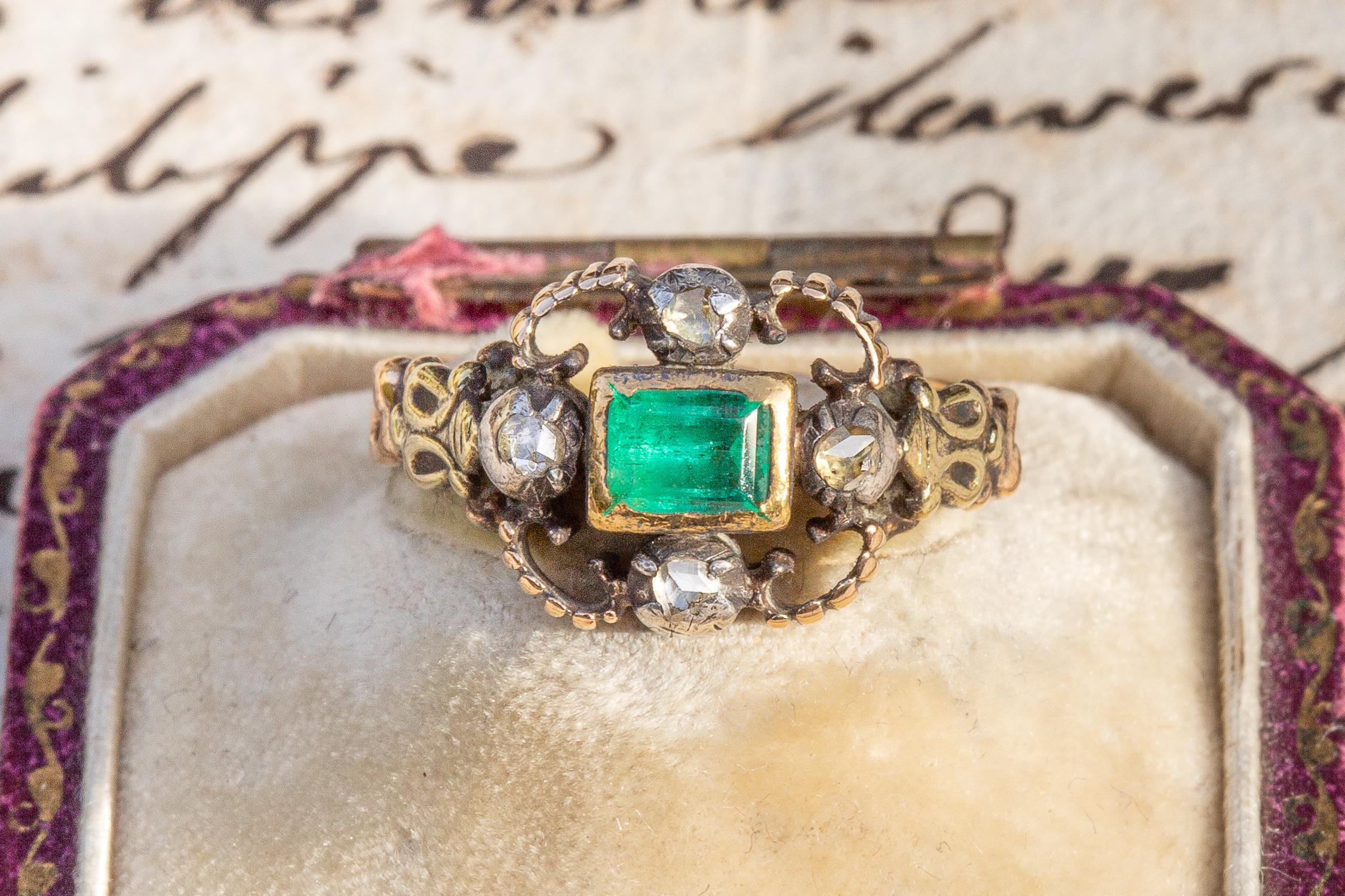 Women's or Men's Rare Antique Georgian Late 18th Century Table Cut Emerald and Diamond Ring